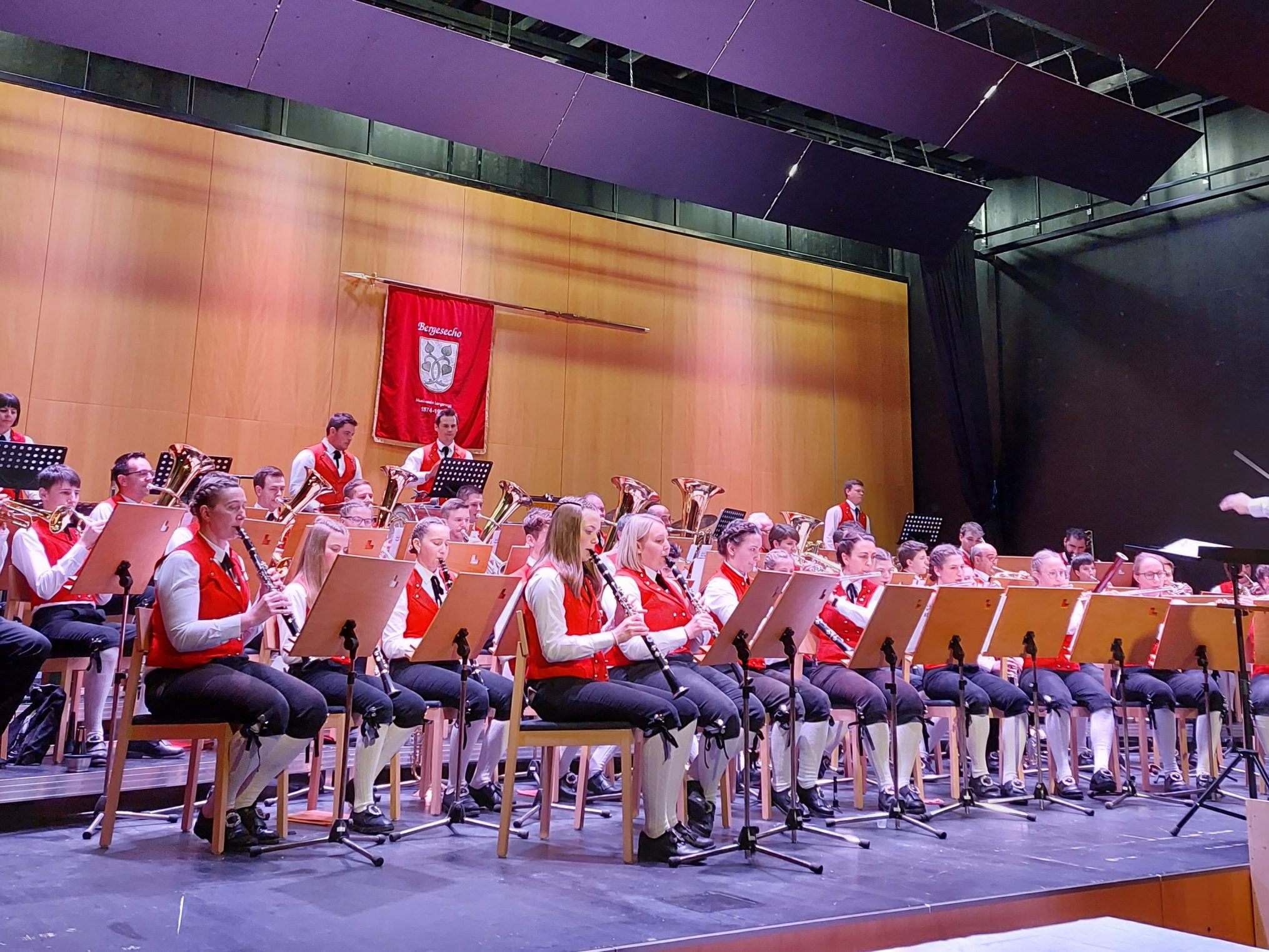 Die Langenegger Musikantinnen und Musikanten haben sich intensiv auf das Cäcilienkonzert vorbereitet. Die Langenegger Musikantinnen und Musikanten haben sich intensiv auf das Cäcilienkonzert vorbereitet.