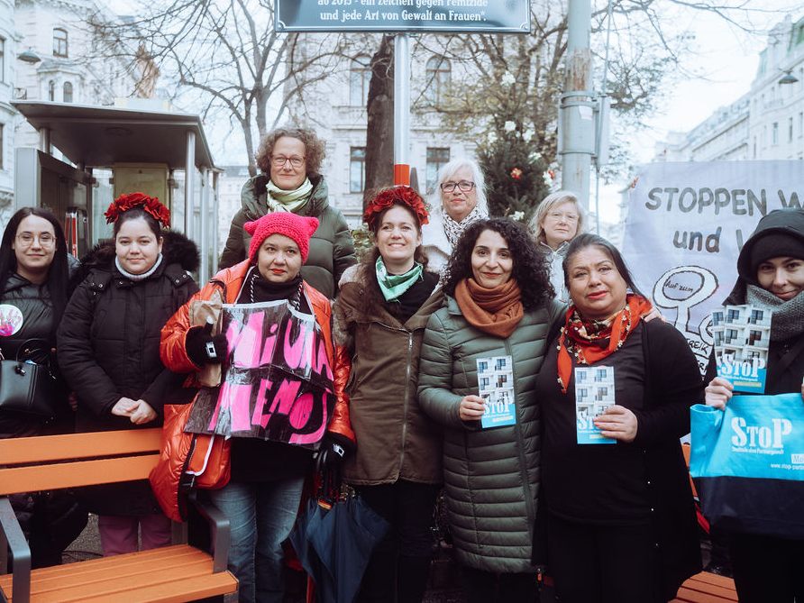 Der "Ni-Una-Menos-Platz" wurde in Anwesenheit von Bezirksvorsteherin Saya Ahmad eingeweiht.