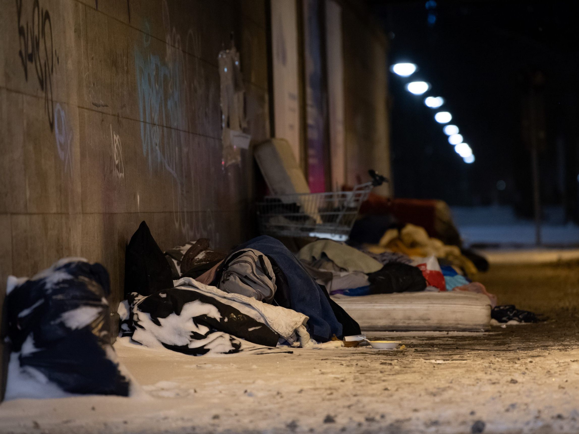 Der Wintereinbruch birgt für Obdachlose Lebensgefahr. Der Wintereinbruch birgt für Obdachlose Lebensgefahr.