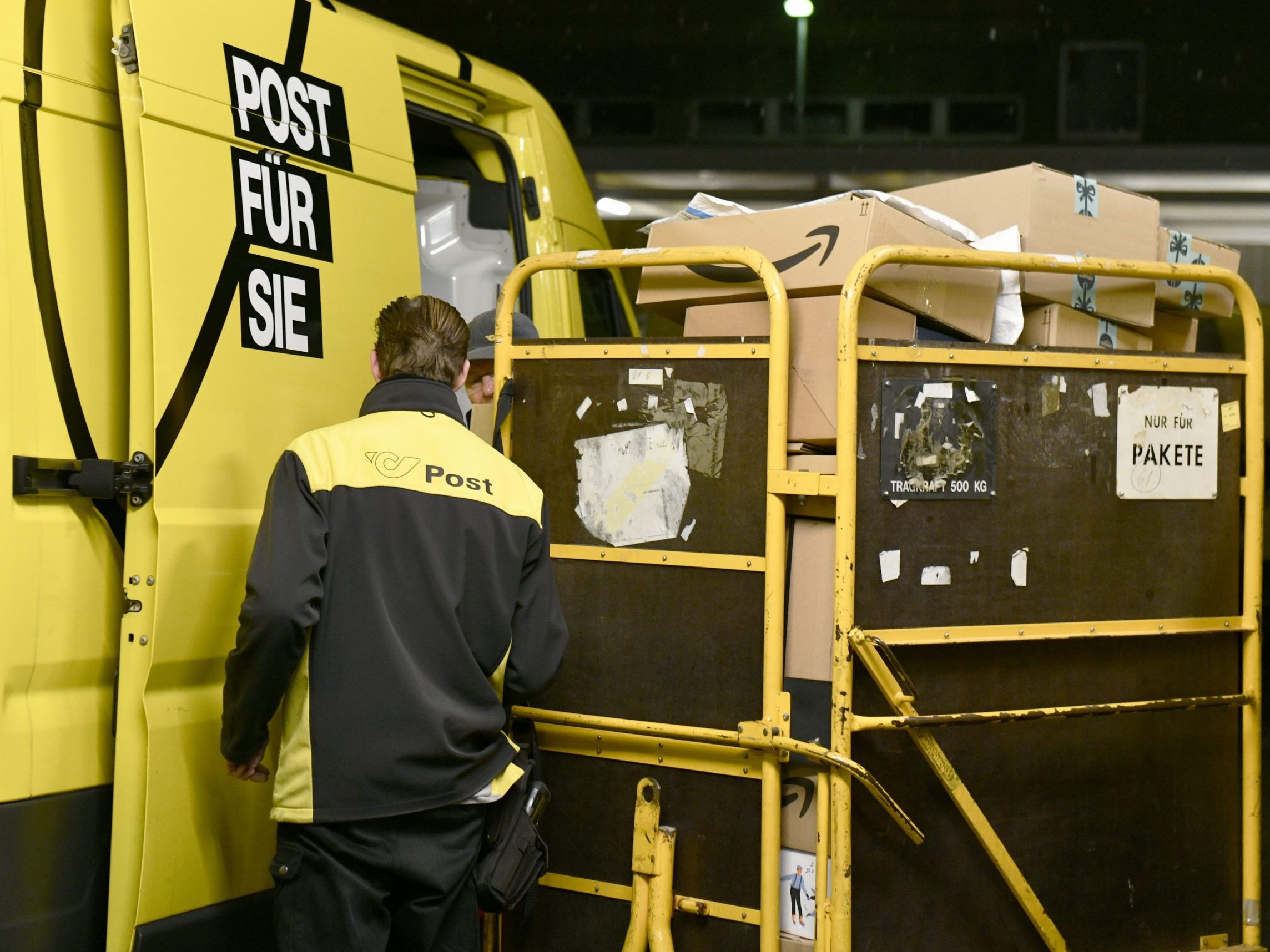 Das Paketvolumen der Post ist gestiegen.