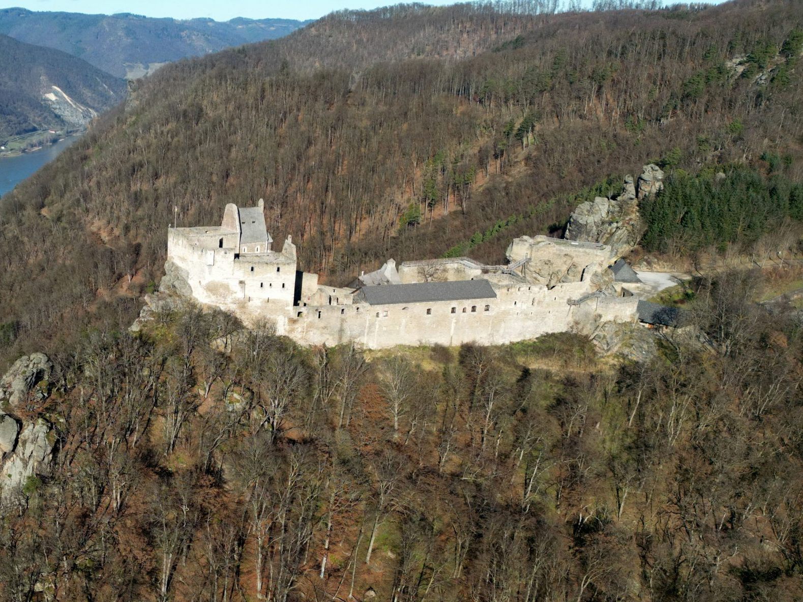 Nächtliche Suchaktion bei der Burgruine Aggstein.