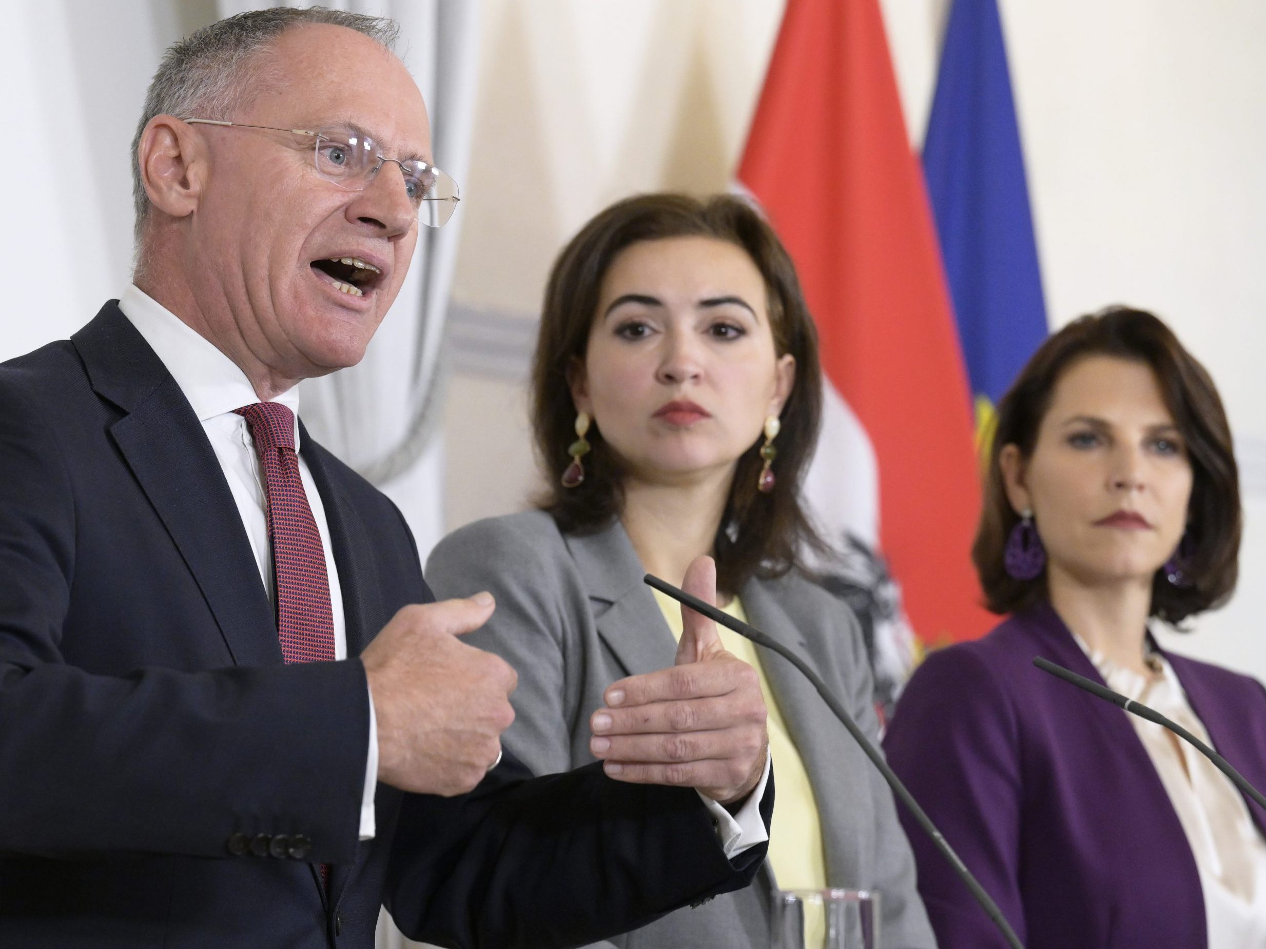 Die Regierung hat sich auf eine Reform des Verbotsgesetzes geeinigt. Die Regierung hat sich auf eine Reform des Verbotsgesetzes geeinigt.