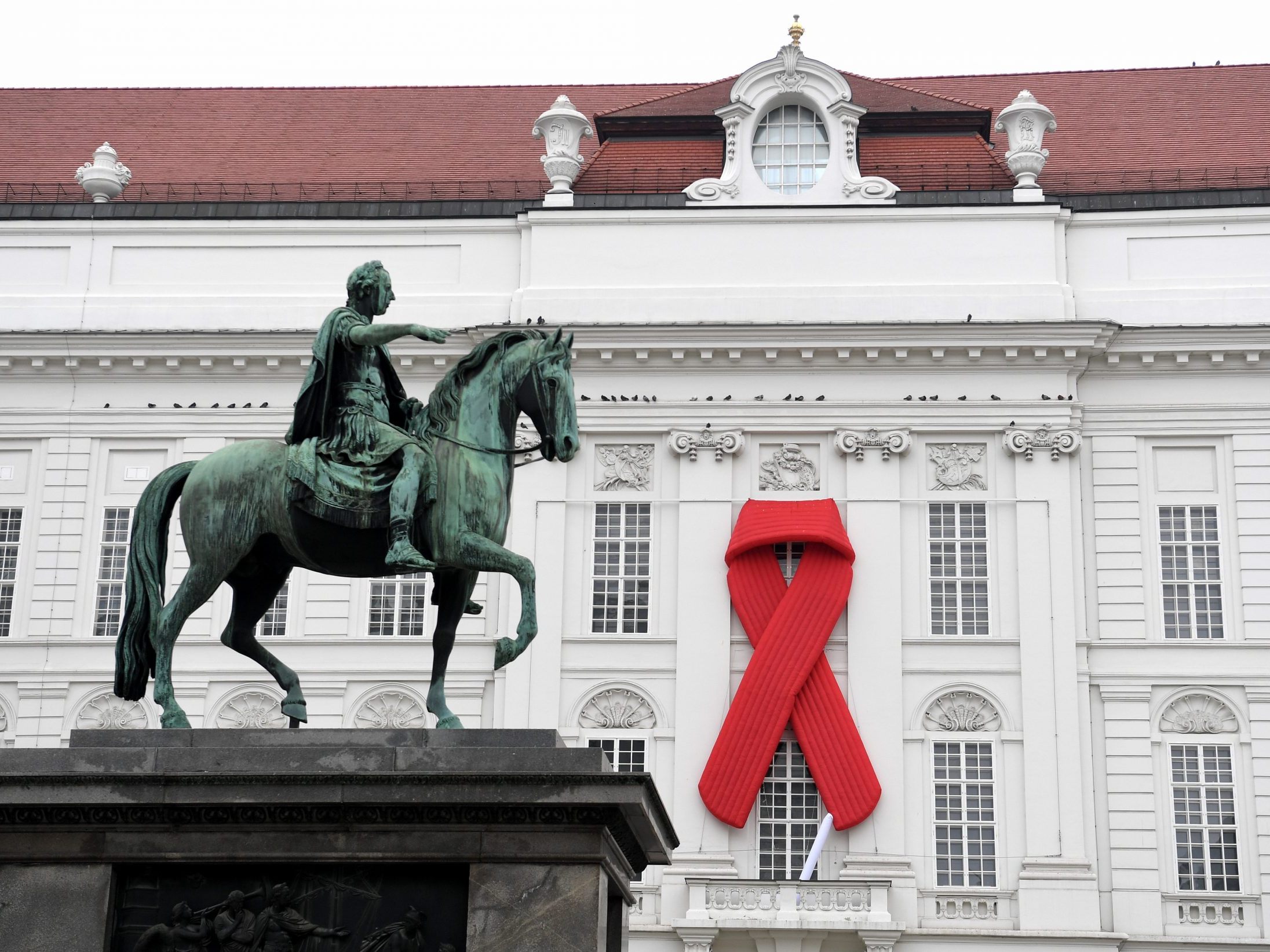 Von HIV-Betroffene leiden oft unter großer Stigmatisierung durch die Gesellschaft.