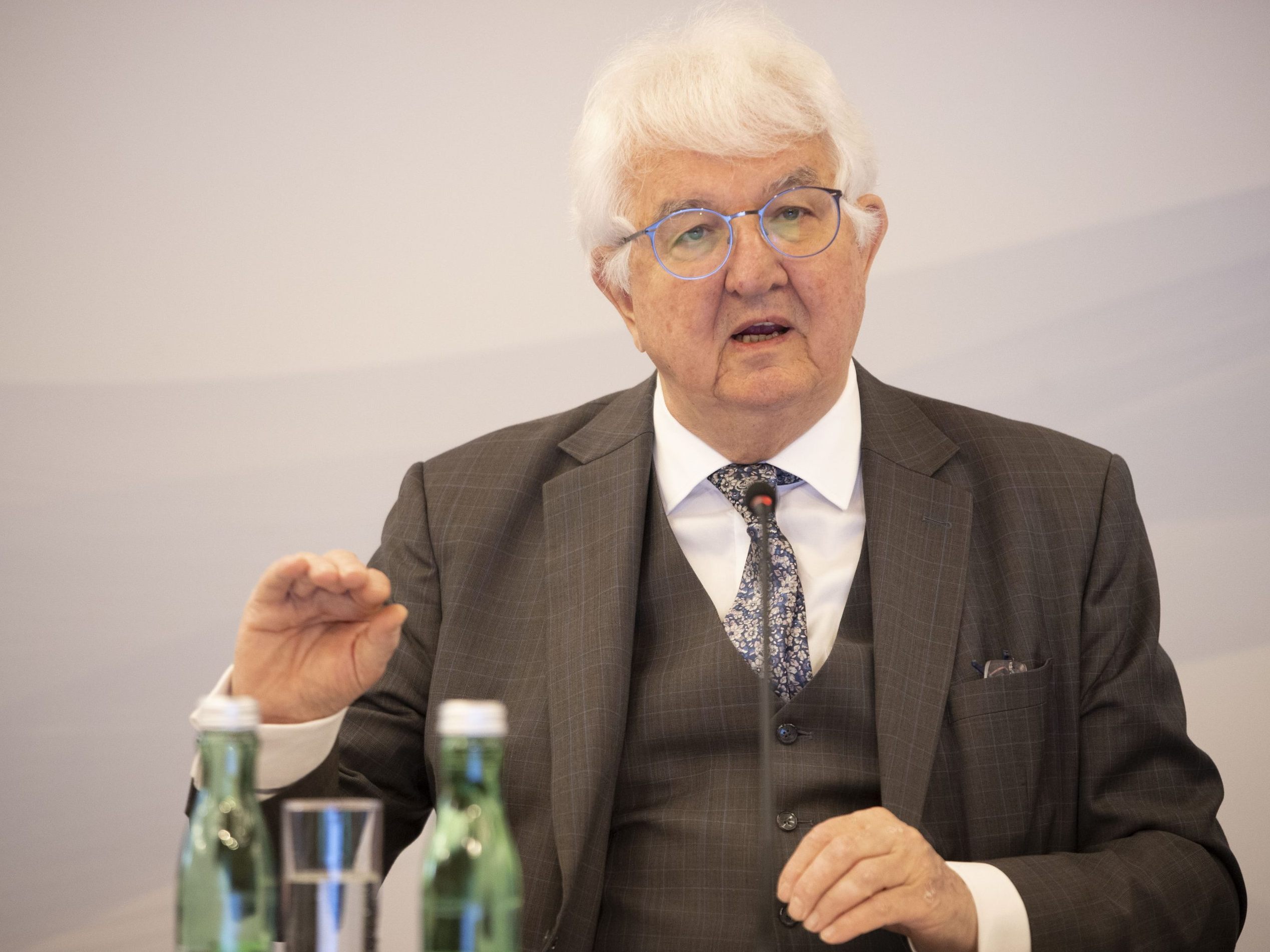 Der OeNB-Chef hofft auf Lohnerhöhungen unter 10 Prozent. Der OeNB-Chef hofft auf Lohnerhöhungen unter 10 Prozent.