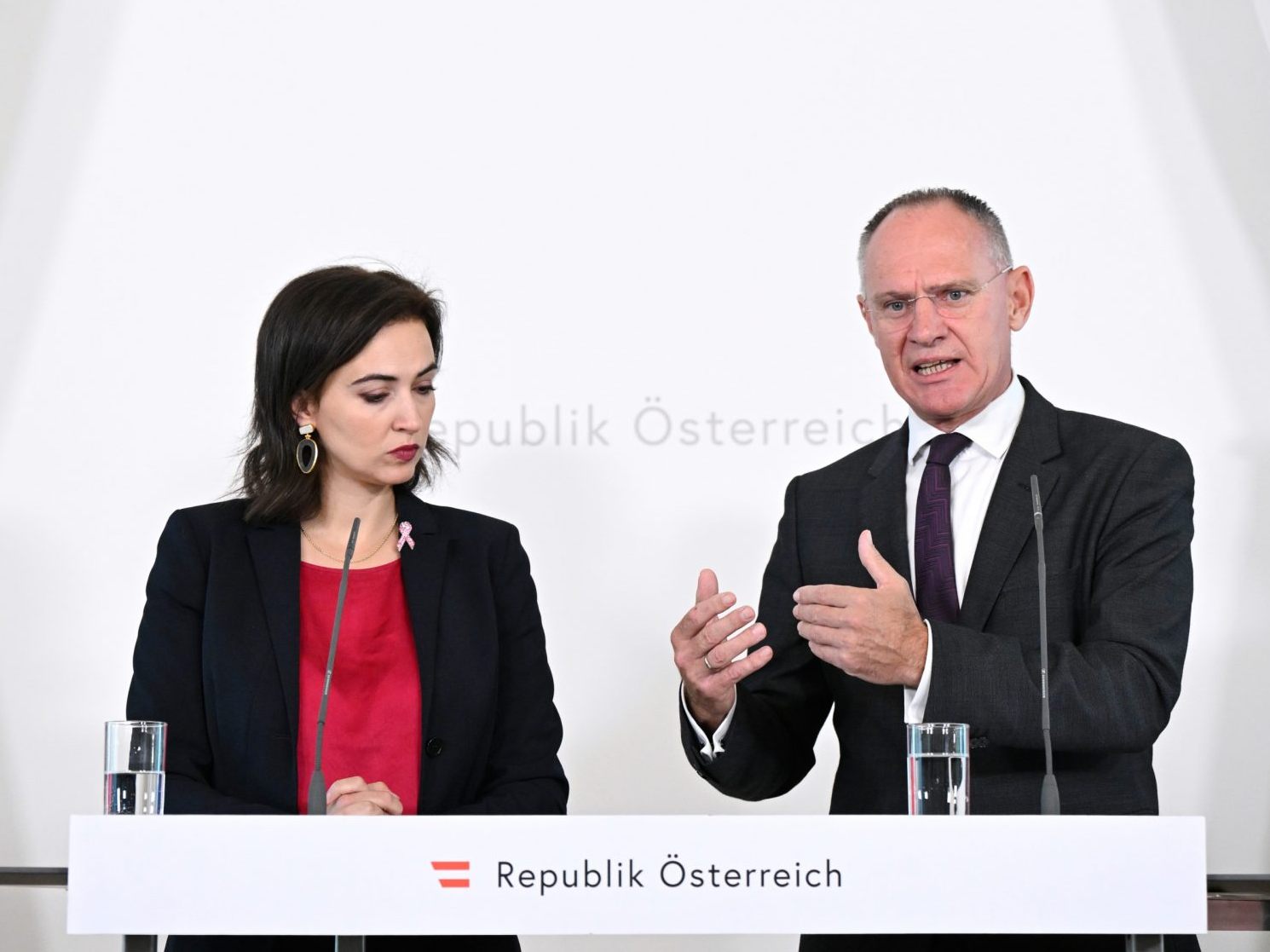 Im Anschluss an den Ministerrat findet ein Pressefoyer statt.