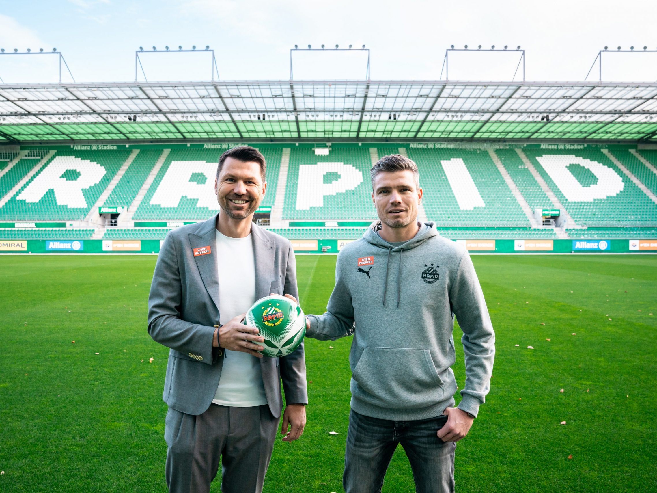 Rapid Wien fand mit Klauß - im Bild rechts - neuen Trainer. Rapid Wien fand mit Klauß - im Bild rechts - neuen Trainer.