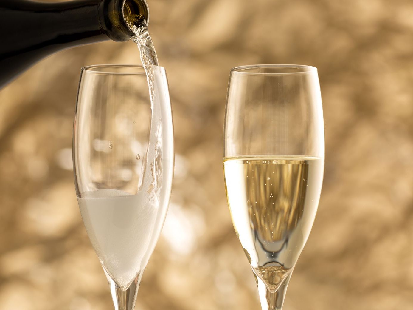 Der VKI hat 12 alkoholfreie Schaumweine getestet. Der VKI hat 12 alkoholfreie Schaumweine getestet.
