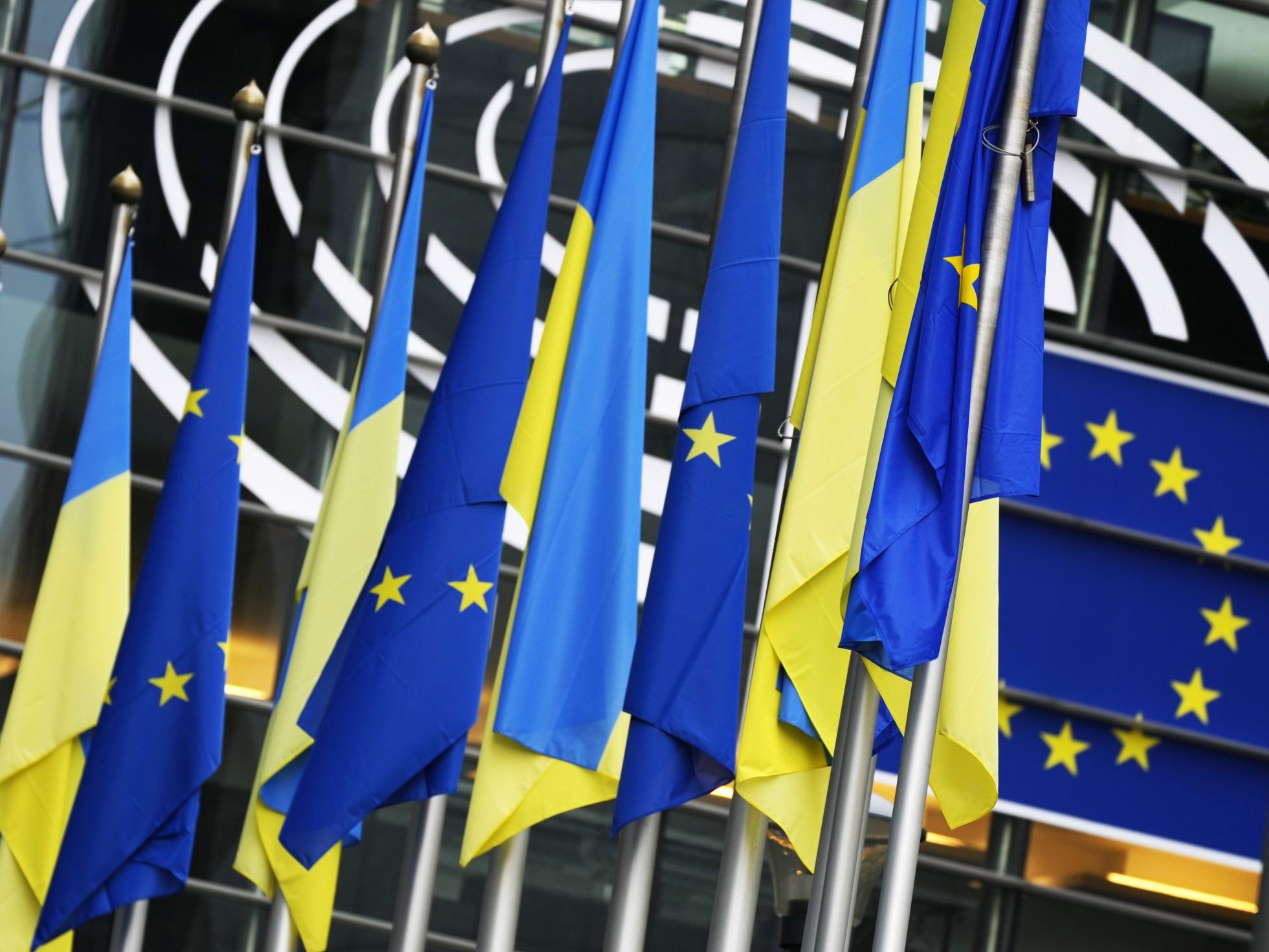 Die EU-Kommission empfiehlt Beitrittsverhandlungen mit der Ukraine. Die EU-Kommission empfiehlt Beitrittsverhandlungen mit der Ukraine.