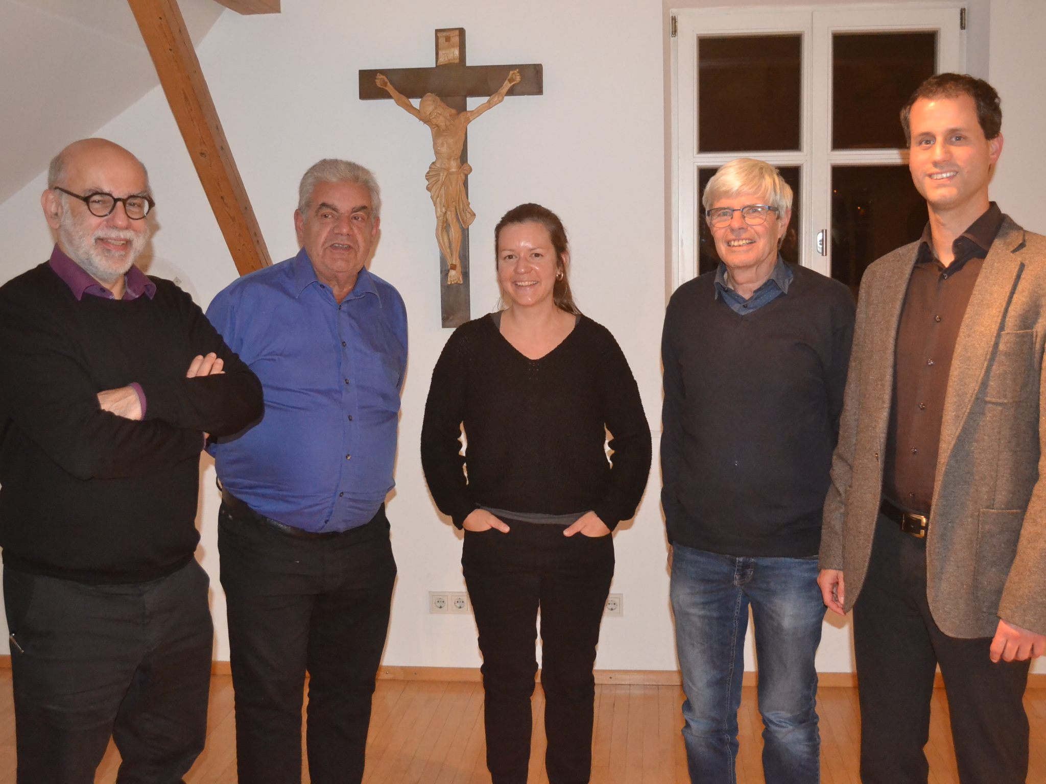 Die Archäologen Guido Faccani, Laura Holzer und Andreas Picker mit Gemeindearchivar Thomas Gamon und Walter Gantner (Pfarre Nenzing). Die Archäologen Guido Faccani, Laura Holzer und Andreas Picker mit Gemeindearchivar Thomas Gamon und Walter Gantner (Pfarre Nenzing).
