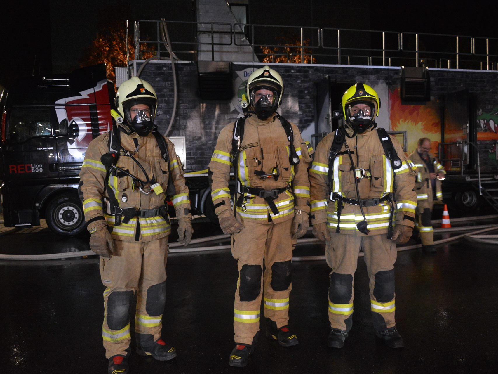 Die Atemschutzgruppen der Feuerwehr Lustenau trainierten in der Brandsimulationsanlage den Ernstfall. Die Atemschutzgruppen der Feuerwehr Lustenau trainierten in der Brandsimulationsanlage den Ernstfall.