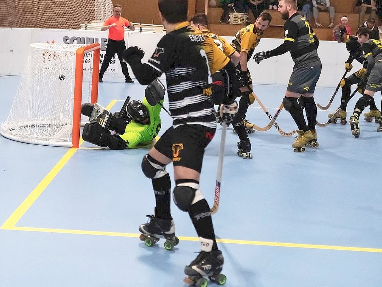 Dornbirns Rollhockey-Cracks fegten ihre Gegner aus Uri förmlich vom Platz und zogen damit ins Viertelfinale im Schweizer Cup ein.