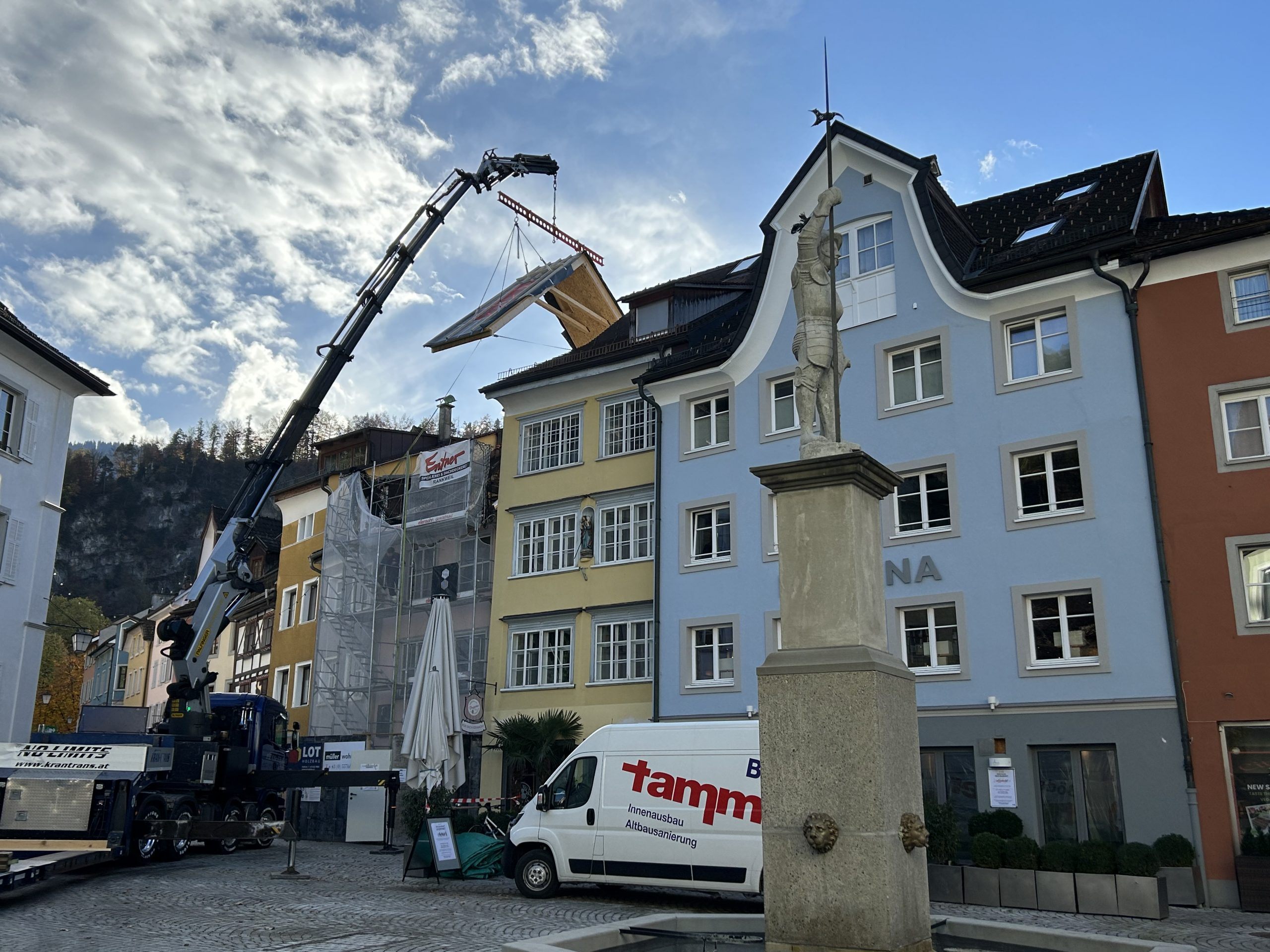 Viele staunende Zuseher in Feldkirch.