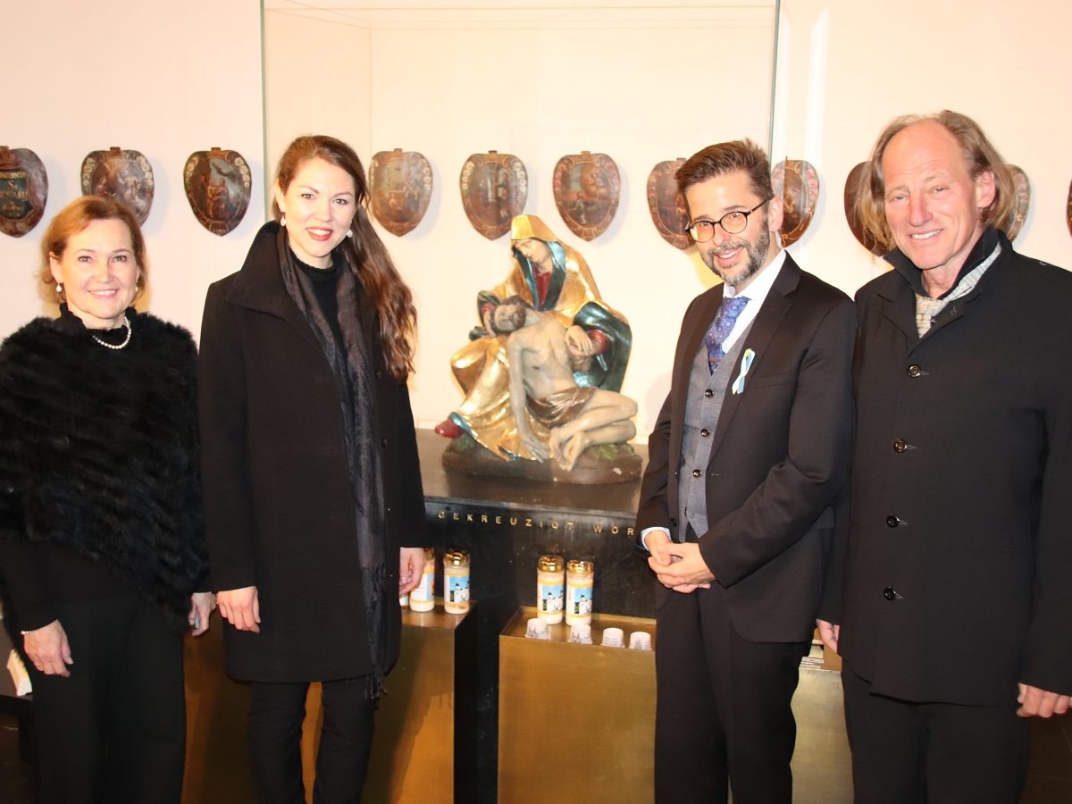 Birgit Plankel (Sopran), Lea Elisabeth Müller (Alt), Daniel Johannsen (Tenor) und Andreas Lebeda (Bass). Birgit Plankel (Sopran), Lea Elisabeth Müller (Alt), Daniel Johannsen (Tenor) und Andreas Lebeda (Bass).
