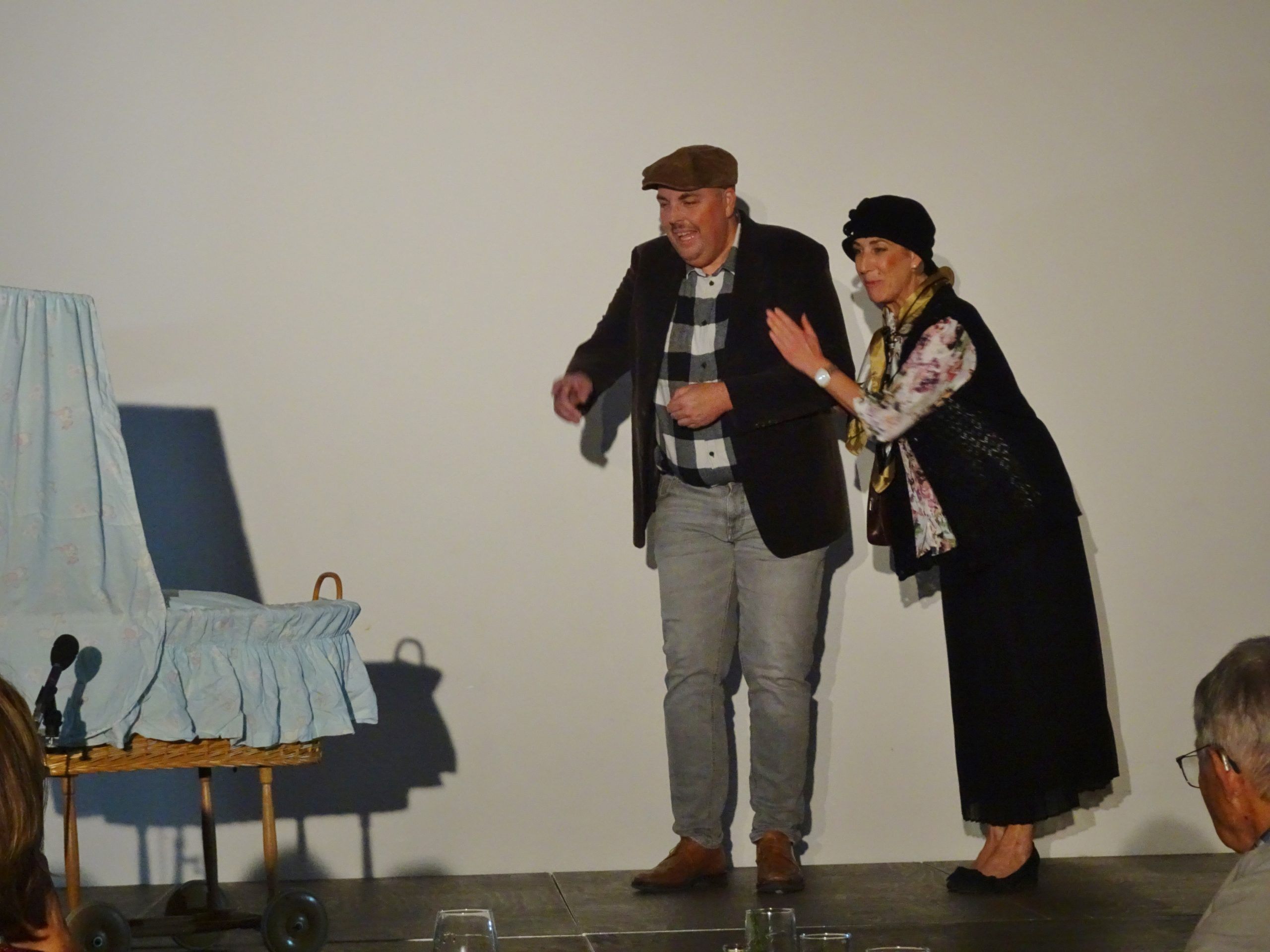 Werner Druml und Beate Folie-Wohlgenannt sorgten für viel Lacher im Sketch "An echter Thurnher". Werner Druml und Beate Folie-Wohlgenannt sorgten für viel Lacher im Sketch "An echter Thurnher".
