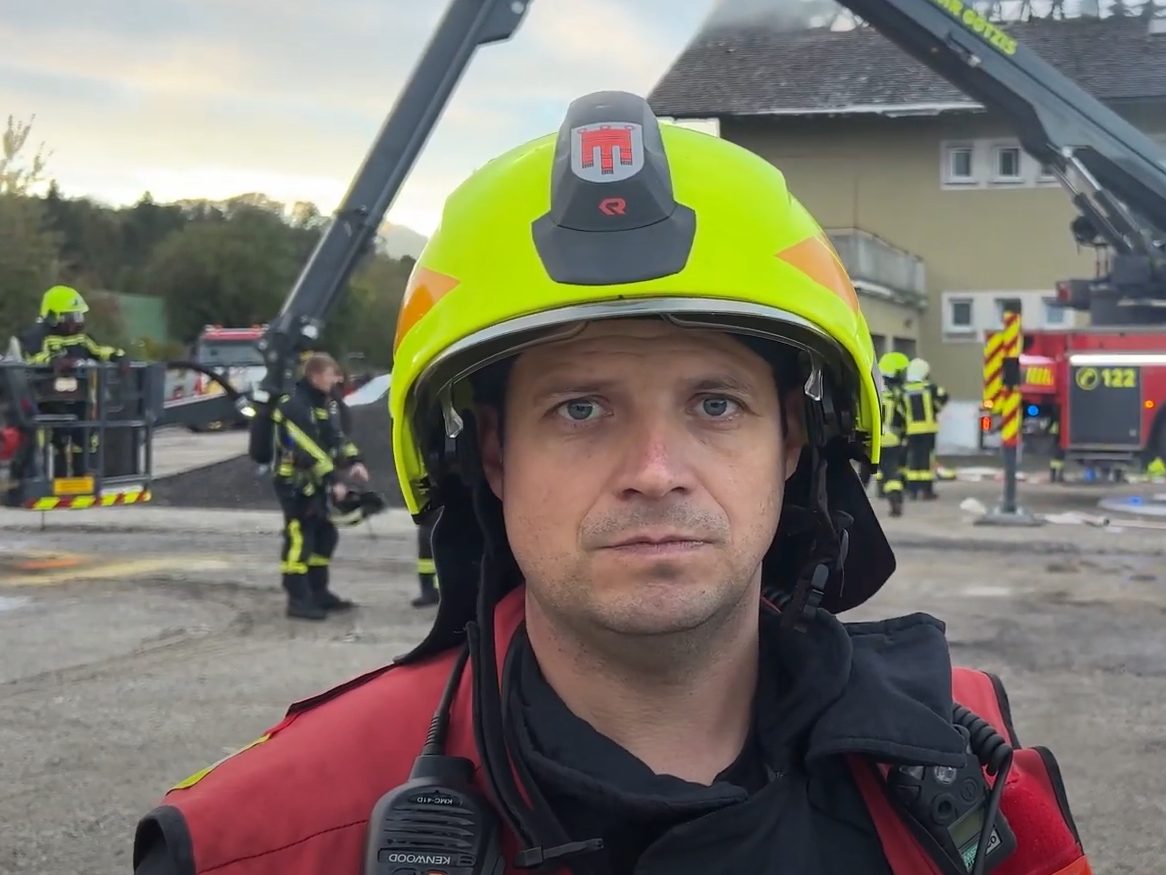 Einsatzleiter Philipp Bolter im Gespräch mit VOL.AT.