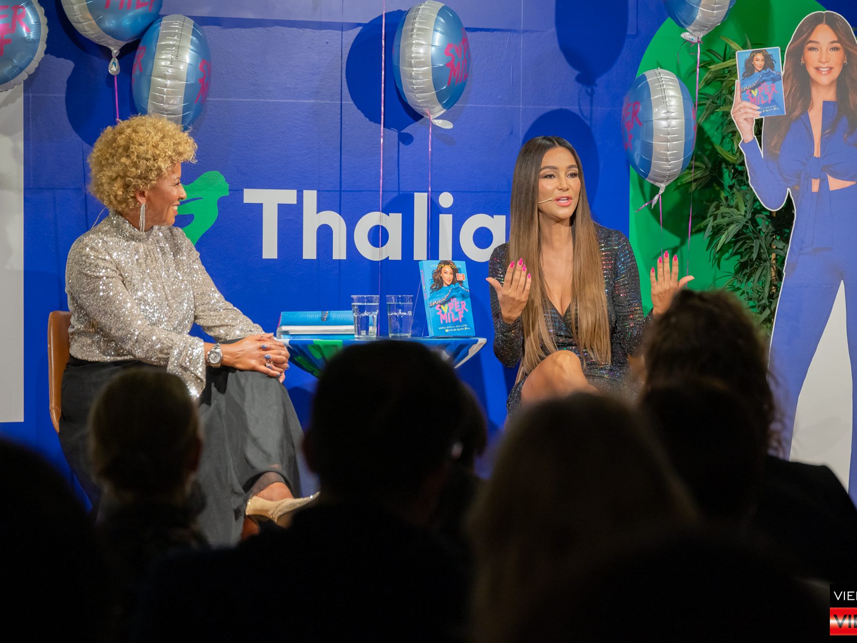 09112023 Buchpraesentation -Die Supermilf- Verona Pooth spricht mit Arabella Kiesbauer Bei Thalia Wien Mitte