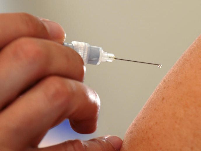Die Hautärzte fordern mehr Grippe-Impfstoffe von der Politik.