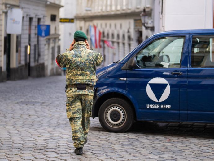 Seit einem Monat herrscht in Österreich die zweithöchste Terrorwarnstufe. Seit einem Monat herrscht in Österreich die zweithöchste Terrorwarnstufe.