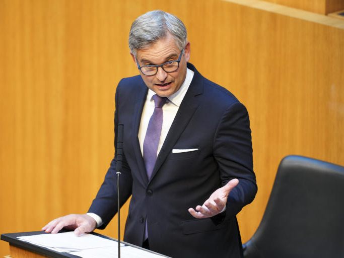 Finanzminister Magnus Brunner (ÖVP) fordert ein Budget zum Erreichen der Klimaziele, welches auf EU-Ebene abgestimmt ist. Finanzminister Magnus Brunner (ÖVP) fordert ein Budget zum Erreichen der Klimaziele, welches auf EU-Ebene abgestimmt ist.