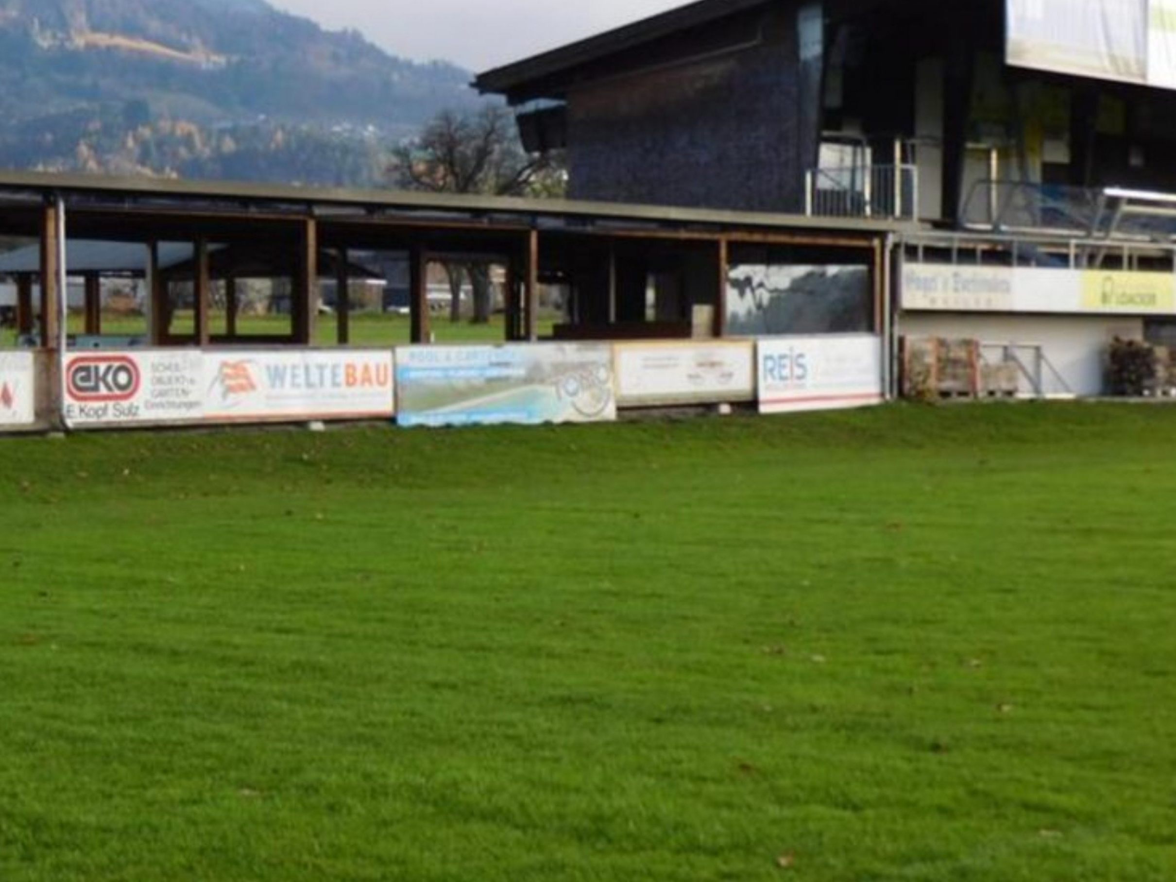 Am Sportplatz in Röthis kommt es zu einer Generalsanierung mit Zubau.