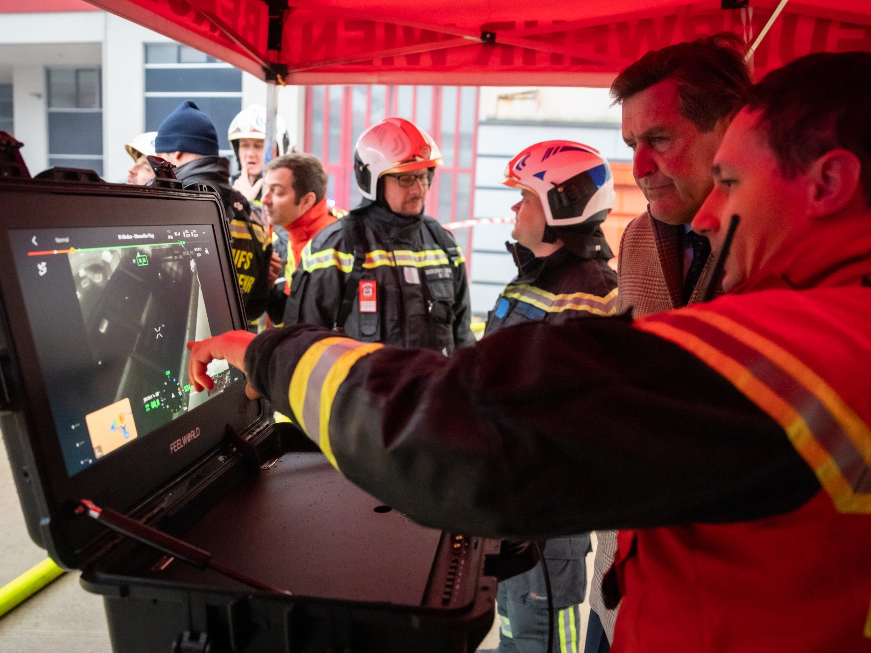Die Wiener Berufsfeuerwehr testet Drohnen zur Erkundung.