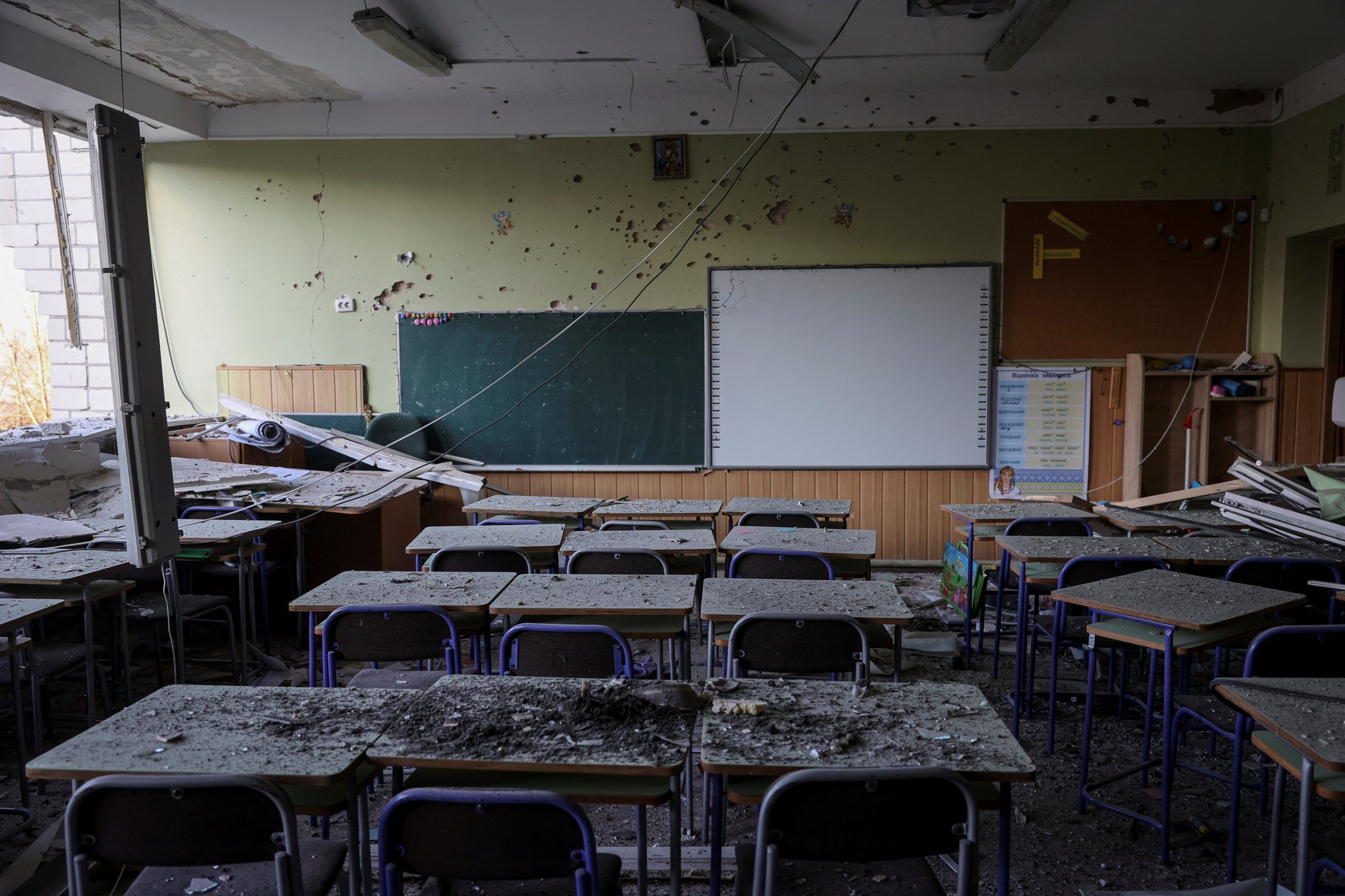 In Lviv wurde eine Schule zerstört. In Lviv wurde eine Schule zerstört.