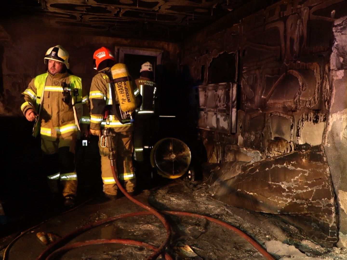 Die Feuerwehr musste in der Nacht von Freitag auf Samstag in Hard ausrücken.