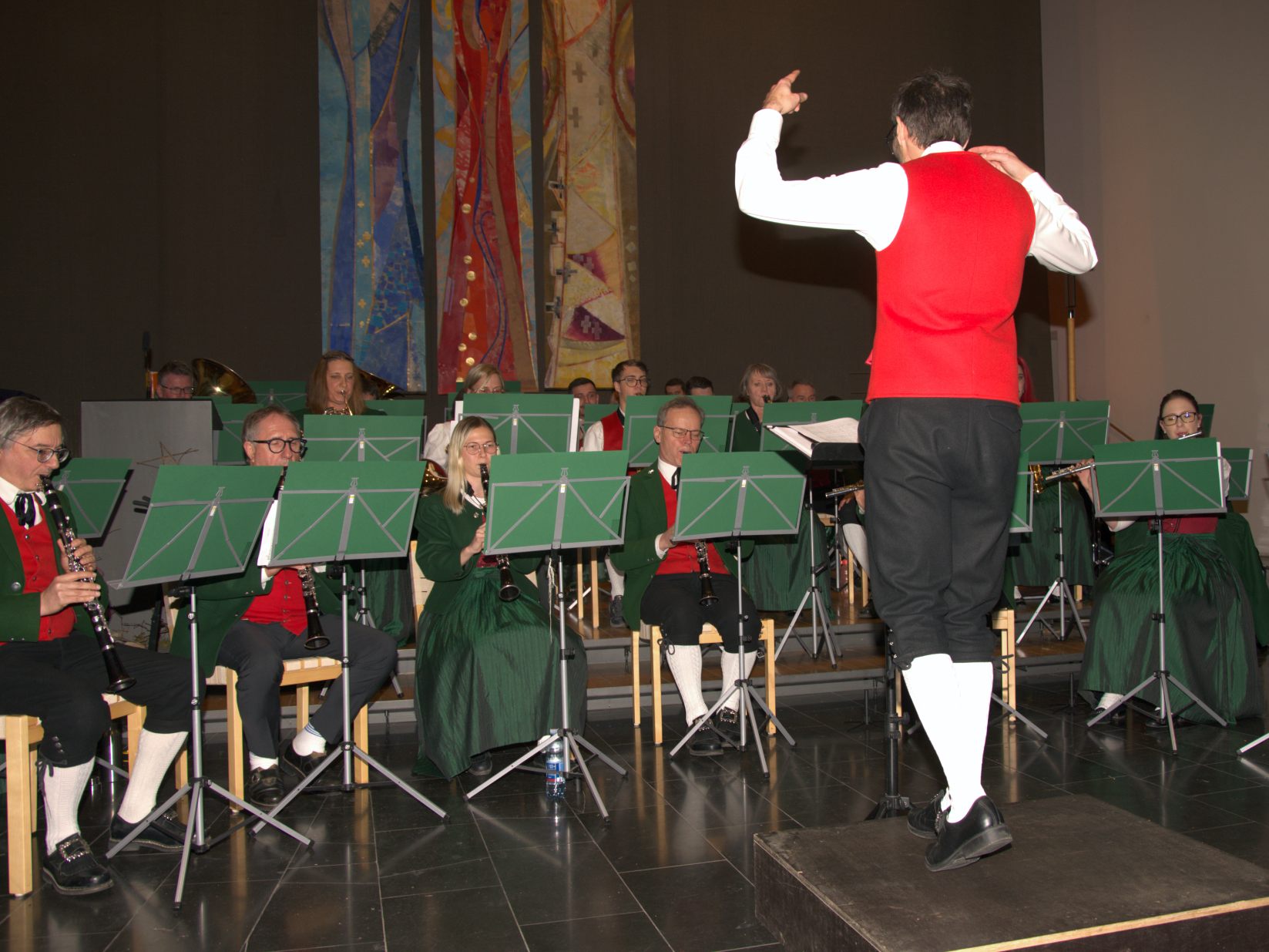 Die Harmoniemusik Tisis-Tosters begeisterte mit einem zauberhaften Kirchenkonzert. Die Harmoniemusik Tisis-Tosters begeisterte mit einem zauberhaften Kirchenkonzert.