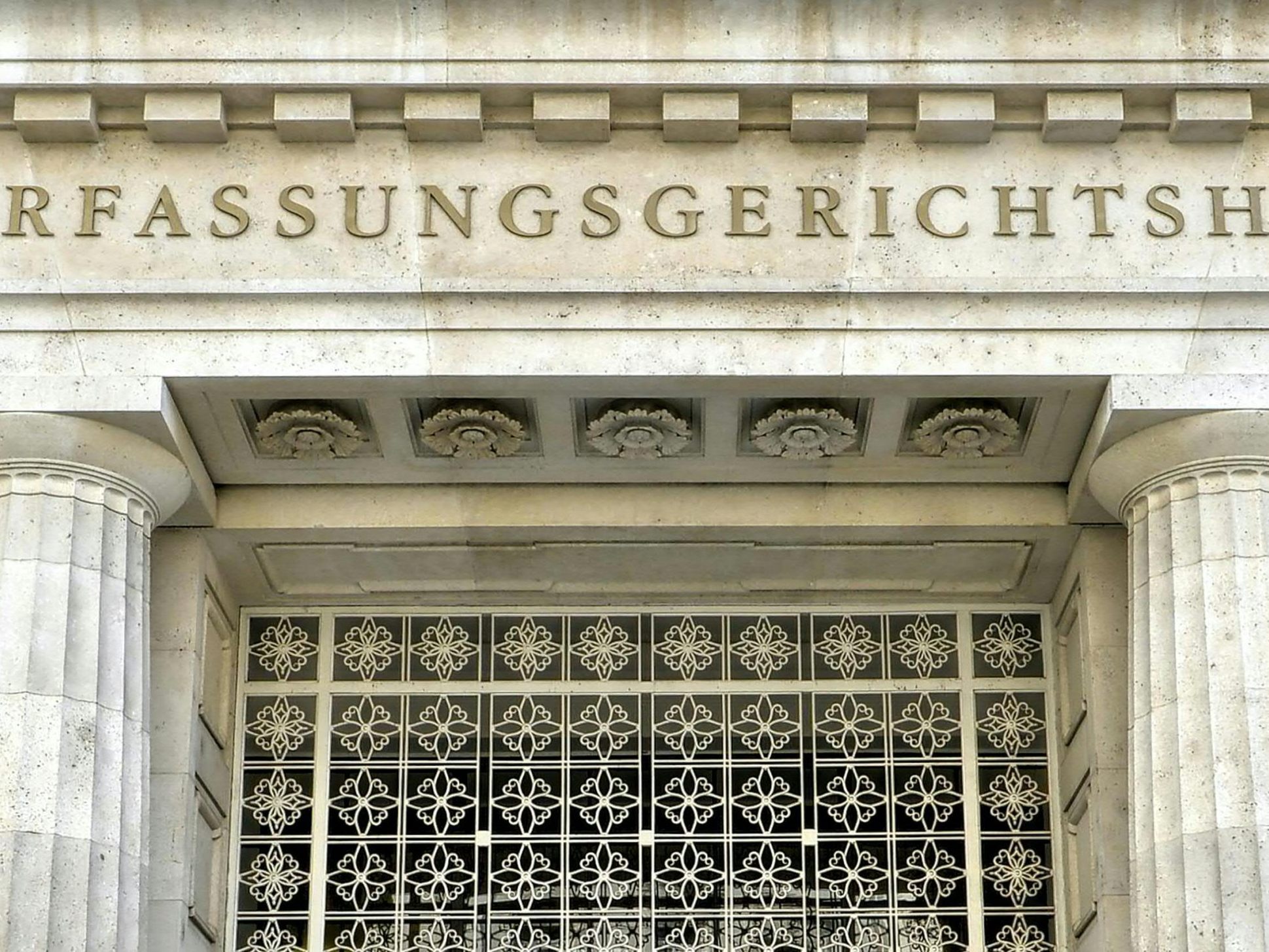 Die SPÖ und die FPÖ wenden sich bei der Aktenbeschaffung an an den VfGH. Die SPÖ und die FPÖ wenden sich bei der Aktenbeschaffung an an den VfGH.