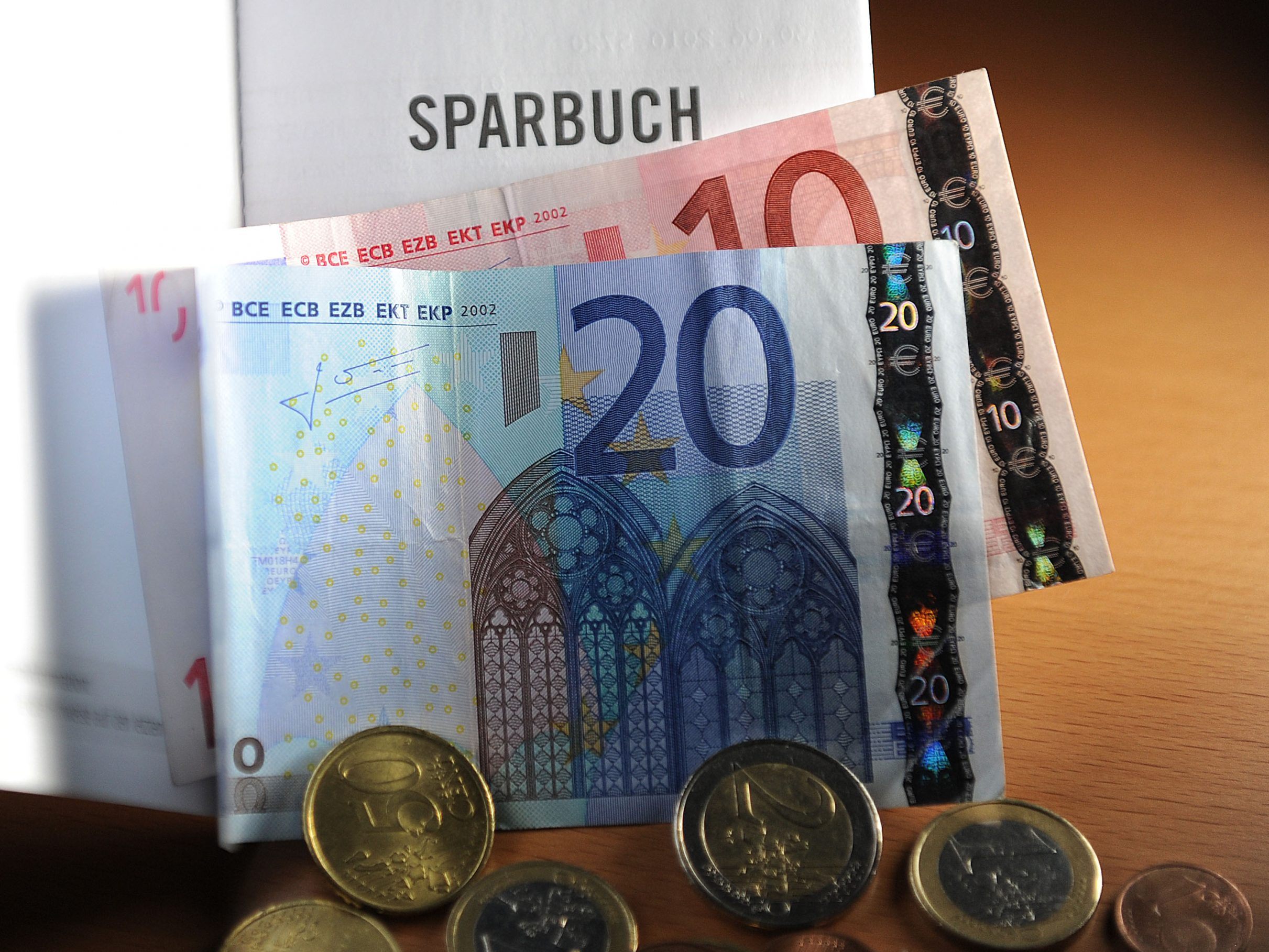 Ein neues OeNB-Angebot zeigt aktuelle Sparzinsen in Österreich.