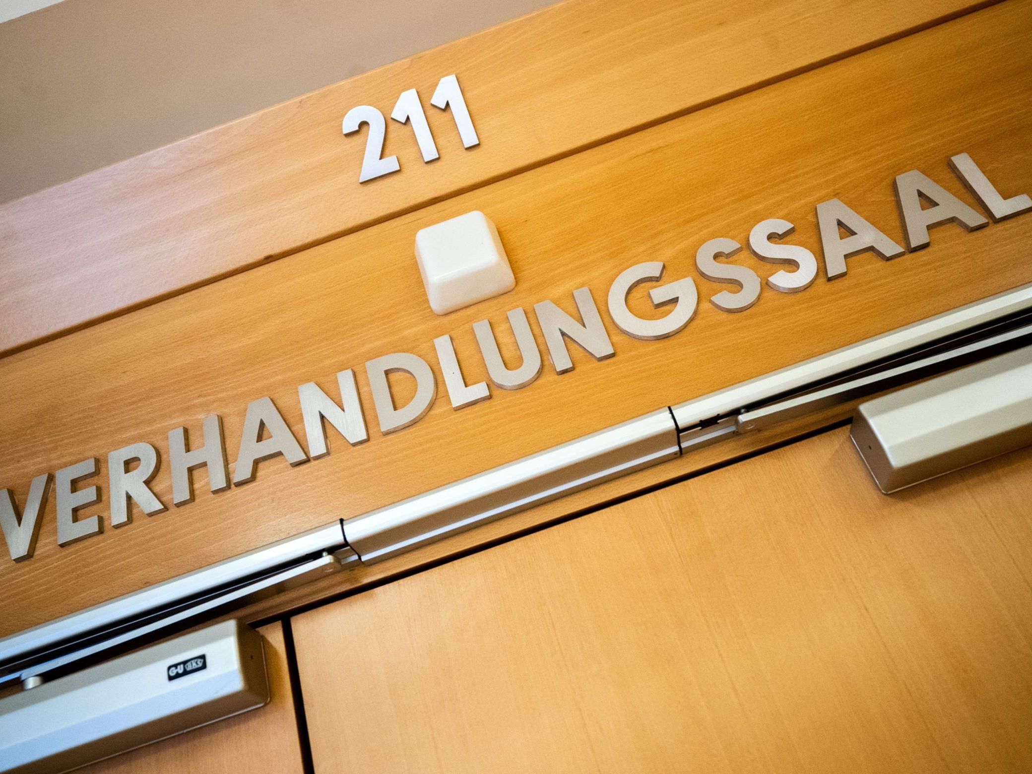 Nach einem Zimmerbrand stand ein Mann in Wien vor Gericht.