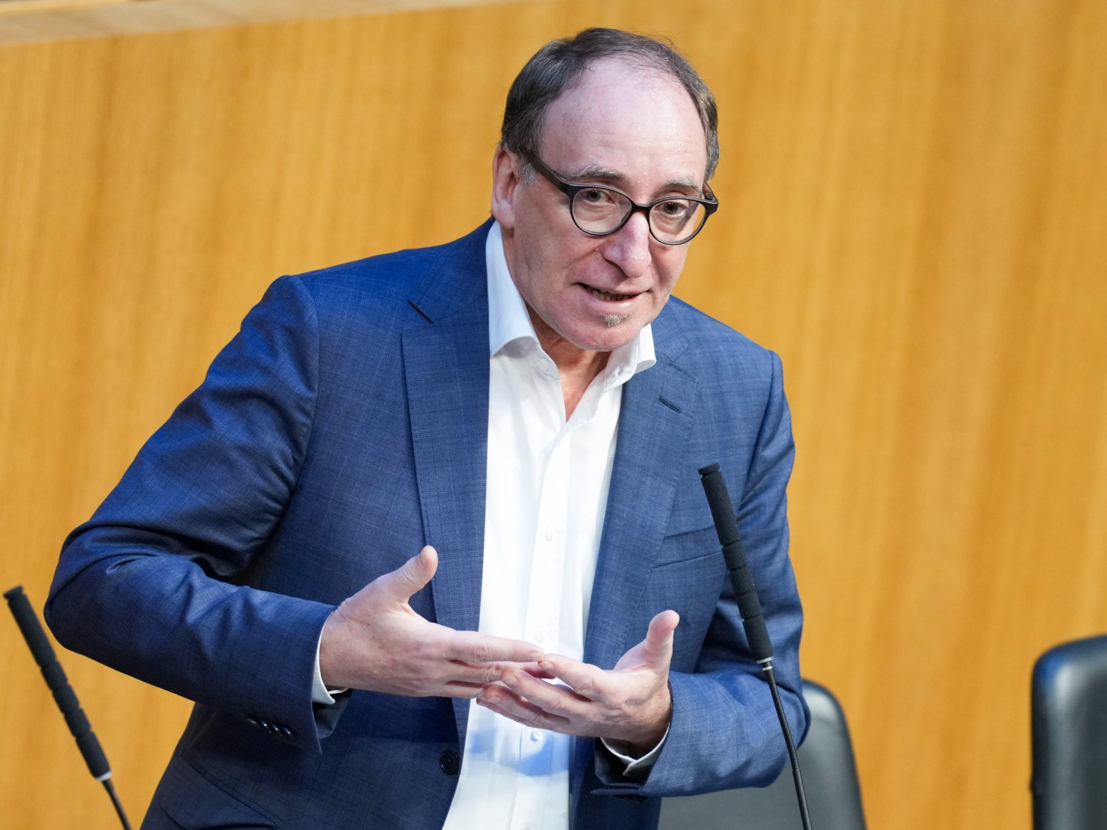 Corona - Rauch sieht unter anderem Schulschließungen rückblickend als problematisch. Corona - Rauch sieht unter anderem Schulschließungen rückblickend als problematisch.