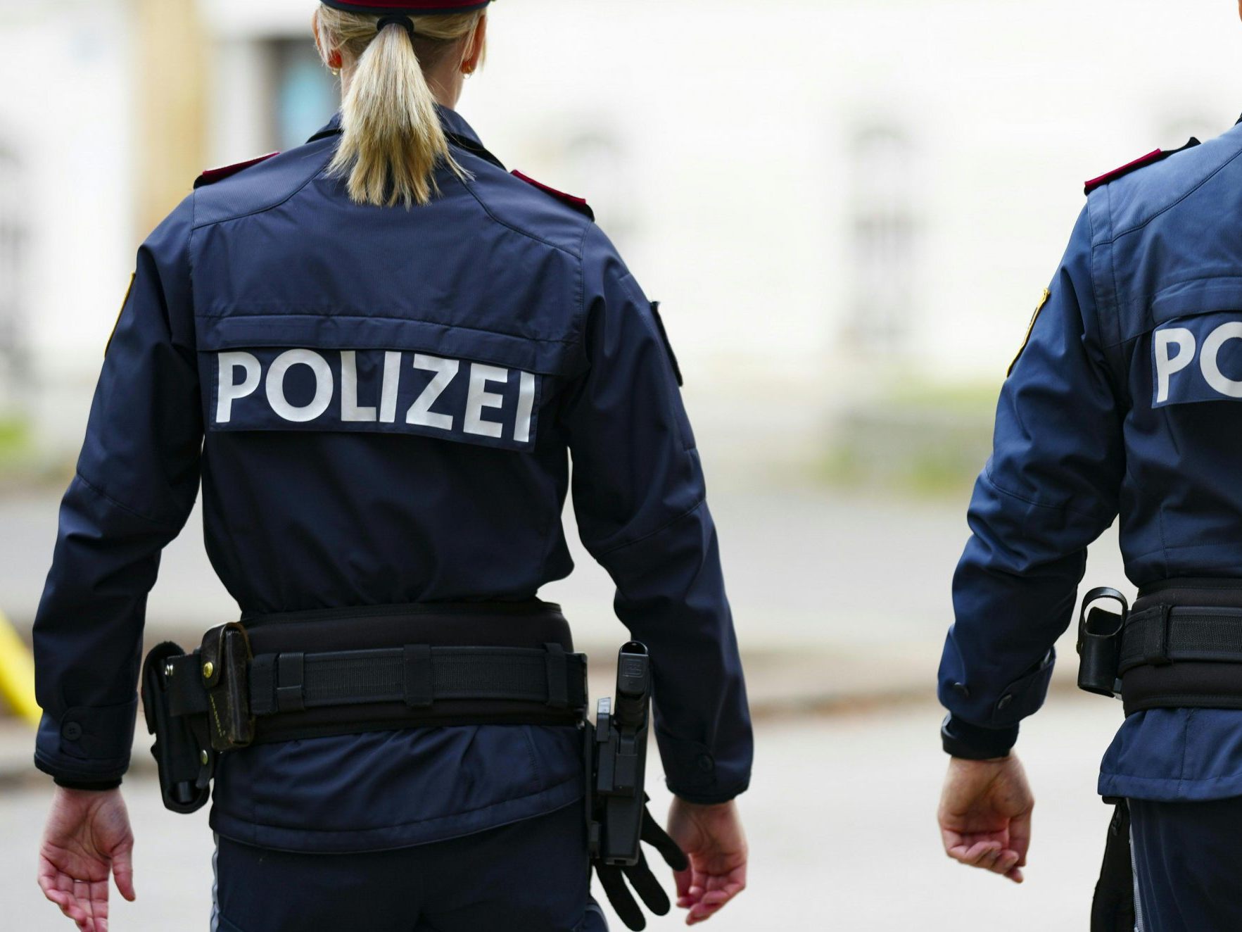 Eine 29-Jährige stieß eine Polizistin in Wien-Floridsdorf.