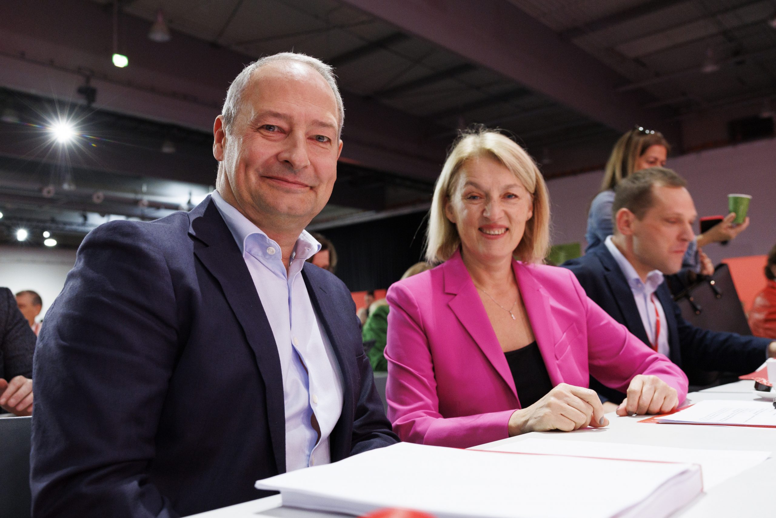 Die EU-Spitzenkandidaten Andreas Schieder (SPÖ /links) und Evelyn Regner (SPÖ) während des SPÖ Bundesparteitags am Sonntag, 12. November 2023, in Graz. Die EU-Spitzenkandidaten Andreas Schieder (SPÖ /links) und Evelyn Regner (SPÖ) während des SPÖ Bundesparteitags am Sonntag, 12. November 2023, in Graz.