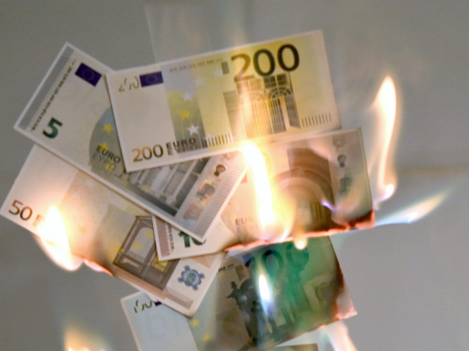 Die Inflation ist im November nur leicht gesunken.