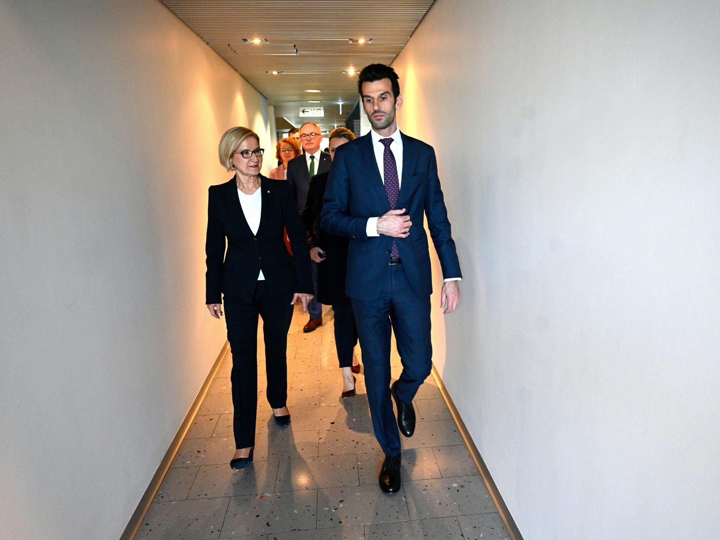 NÖ legt wegen dem Lobautunnel Beschwerde beim VfGH ein. NÖ legt wegen dem Lobautunnel Beschwerde beim VfGH ein.