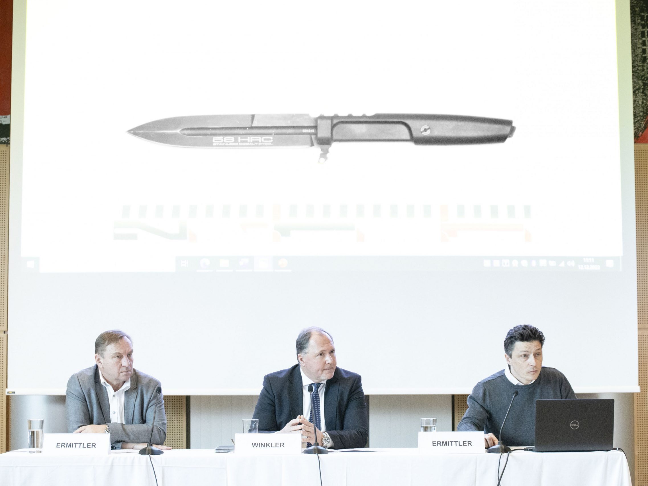 Pressekonferenz nach Geständnis von 17-Jährigem.