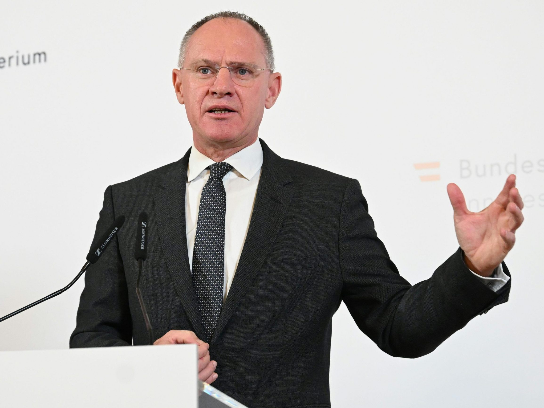 Innenminister Karner lädt zu einer Pressekonferenz ins Innenministerium. Innenminister Karner lädt zu einer Pressekonferenz ins Innenministerium.