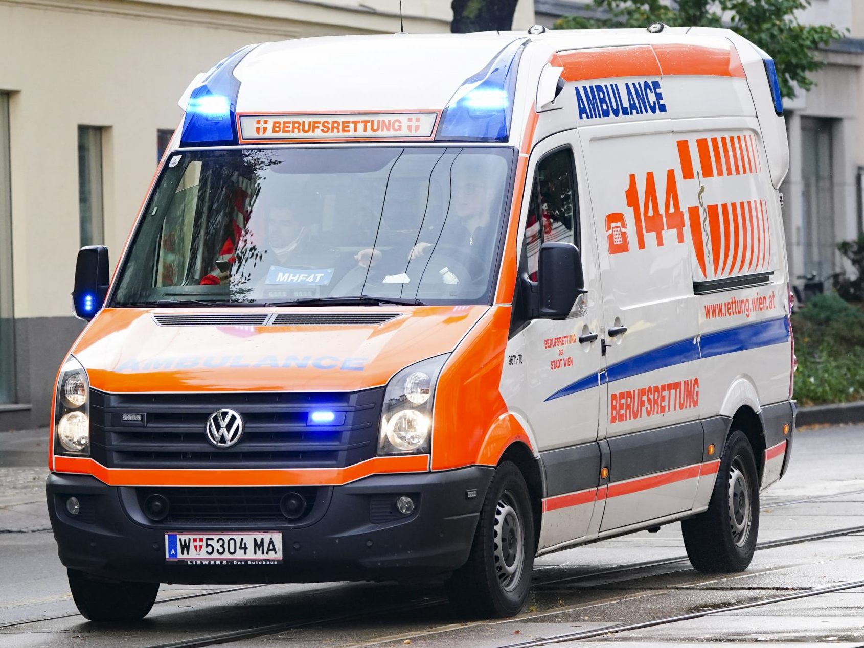 Ein 69-Jähriger kam in Wien bei einem Unfall mit einer Bim ums Leben.