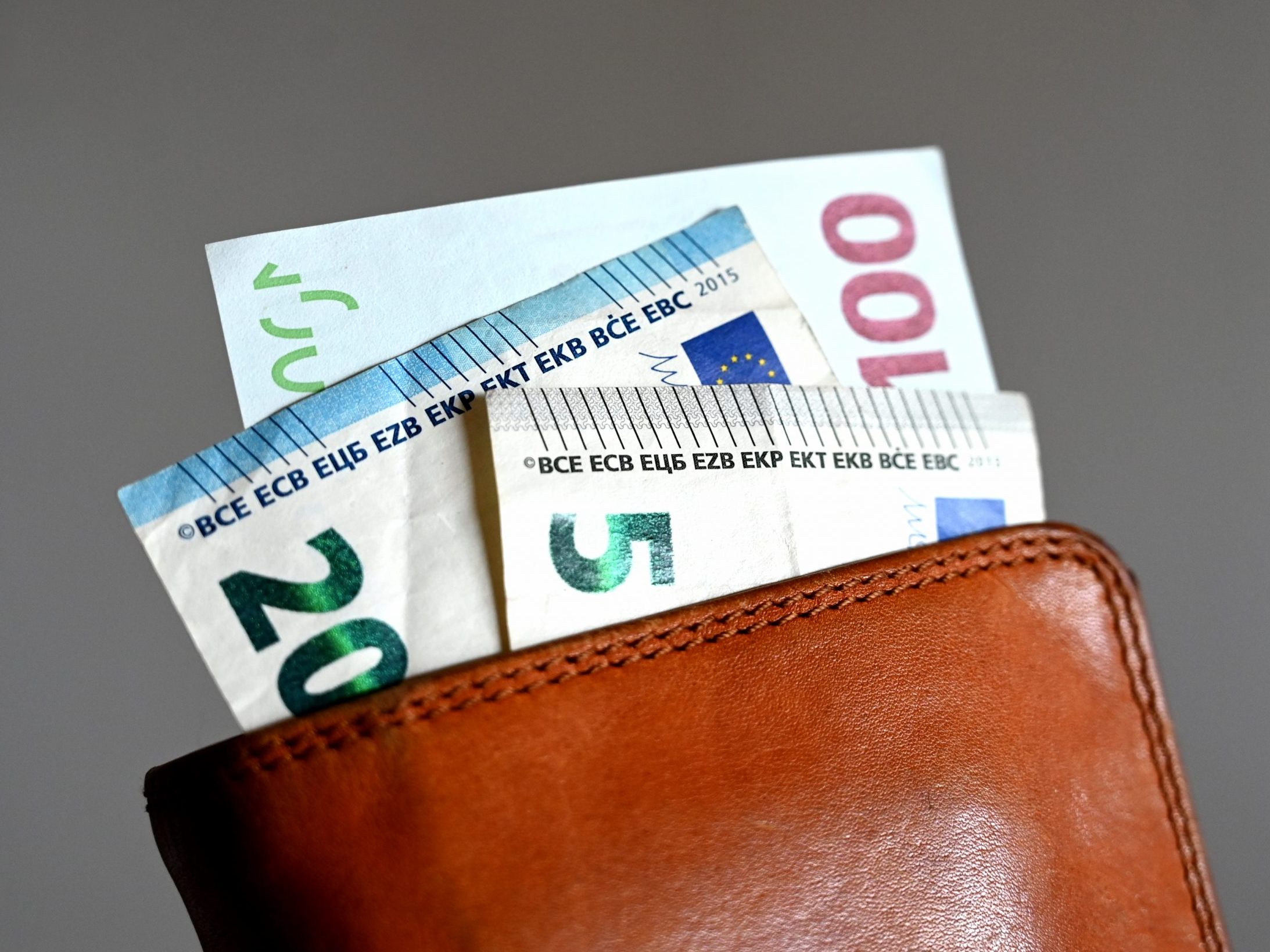 Die AK gibt Tipps, wie Konsumenten mehr Geld im Börserl bleibt. Die AK gibt Tipps, wie Konsumenten mehr Geld im Börserl bleibt.