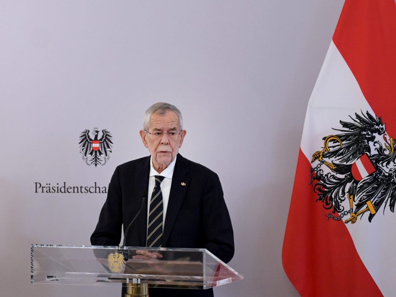 Van der Bellen mahnt zu Tempo bei Klimaschutz. Van der Bellen mahnt zu Tempo bei Klimaschutz.