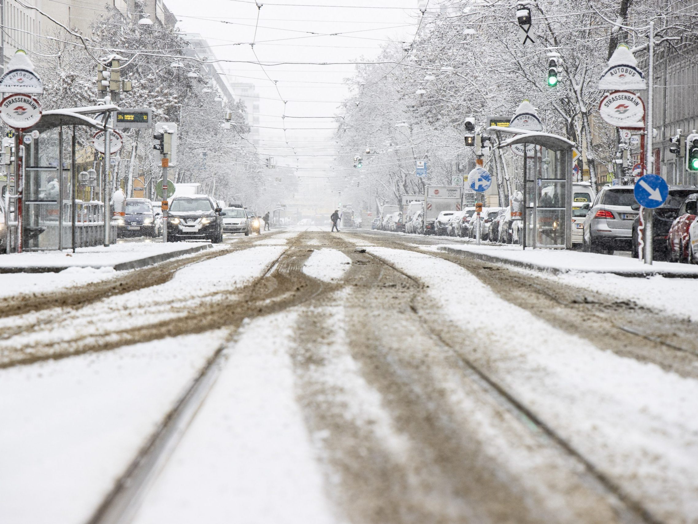 Schneefall in Wien sorgt erneut für Verspätungen bei den Öffis.