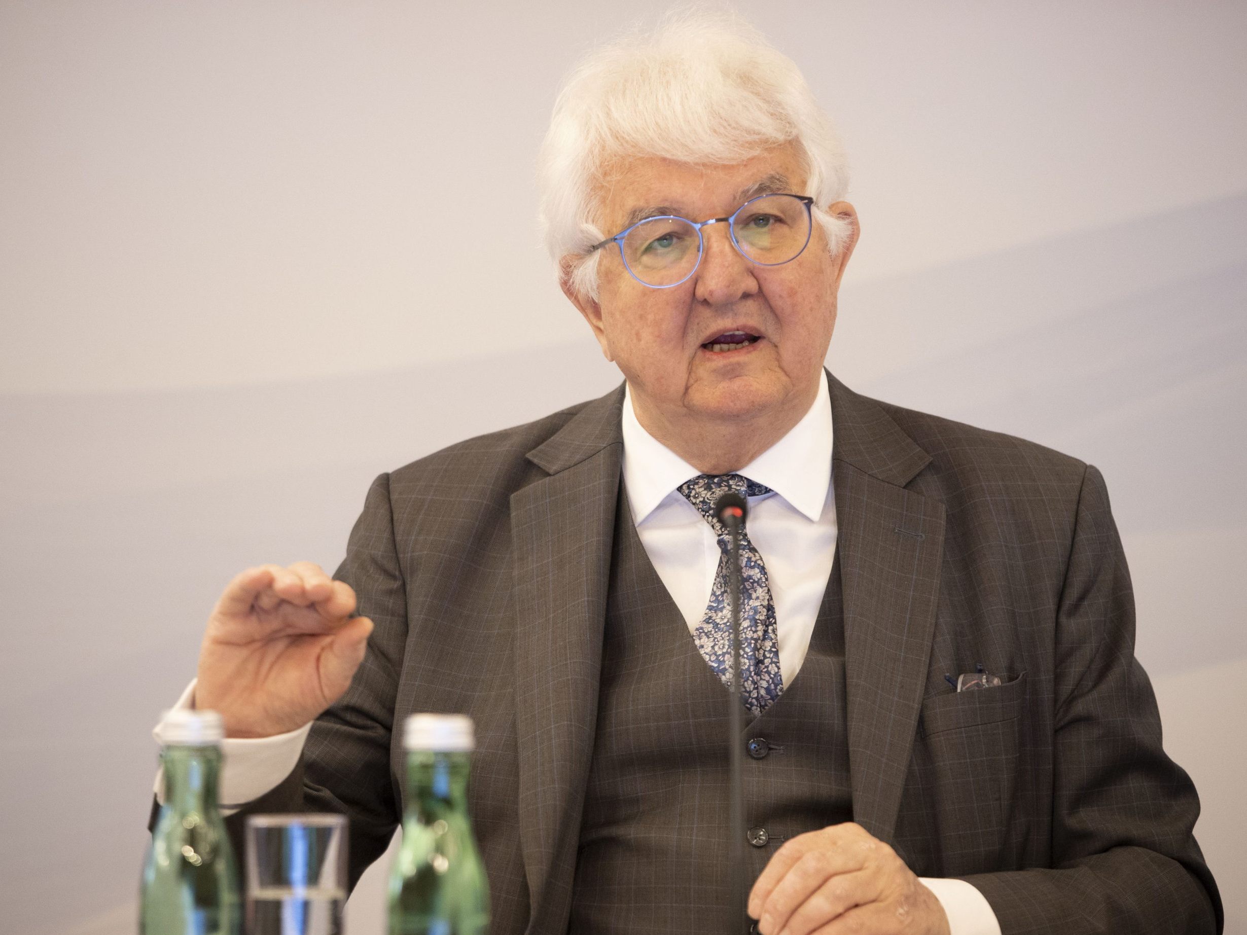 Nationalbank-Chef Holzmann erwartet ein herausforderndes neues Jahr. Nationalbank-Chef Holzmann erwartet ein herausforderndes neues Jahr.