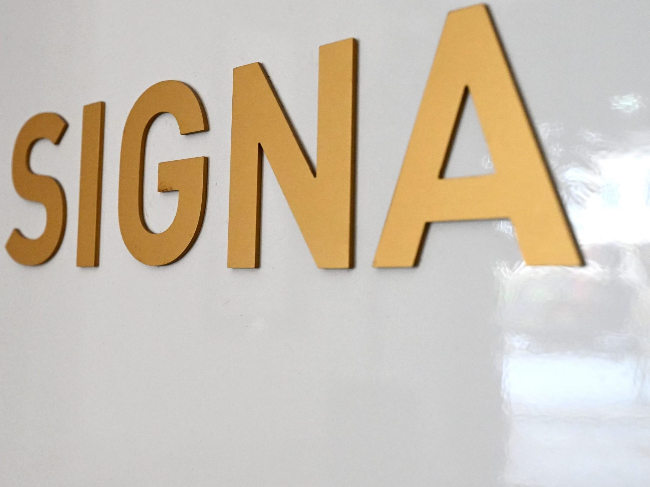 Die Tochter der Signa Prime Selection will 45 Mitarbeiter abbauen.