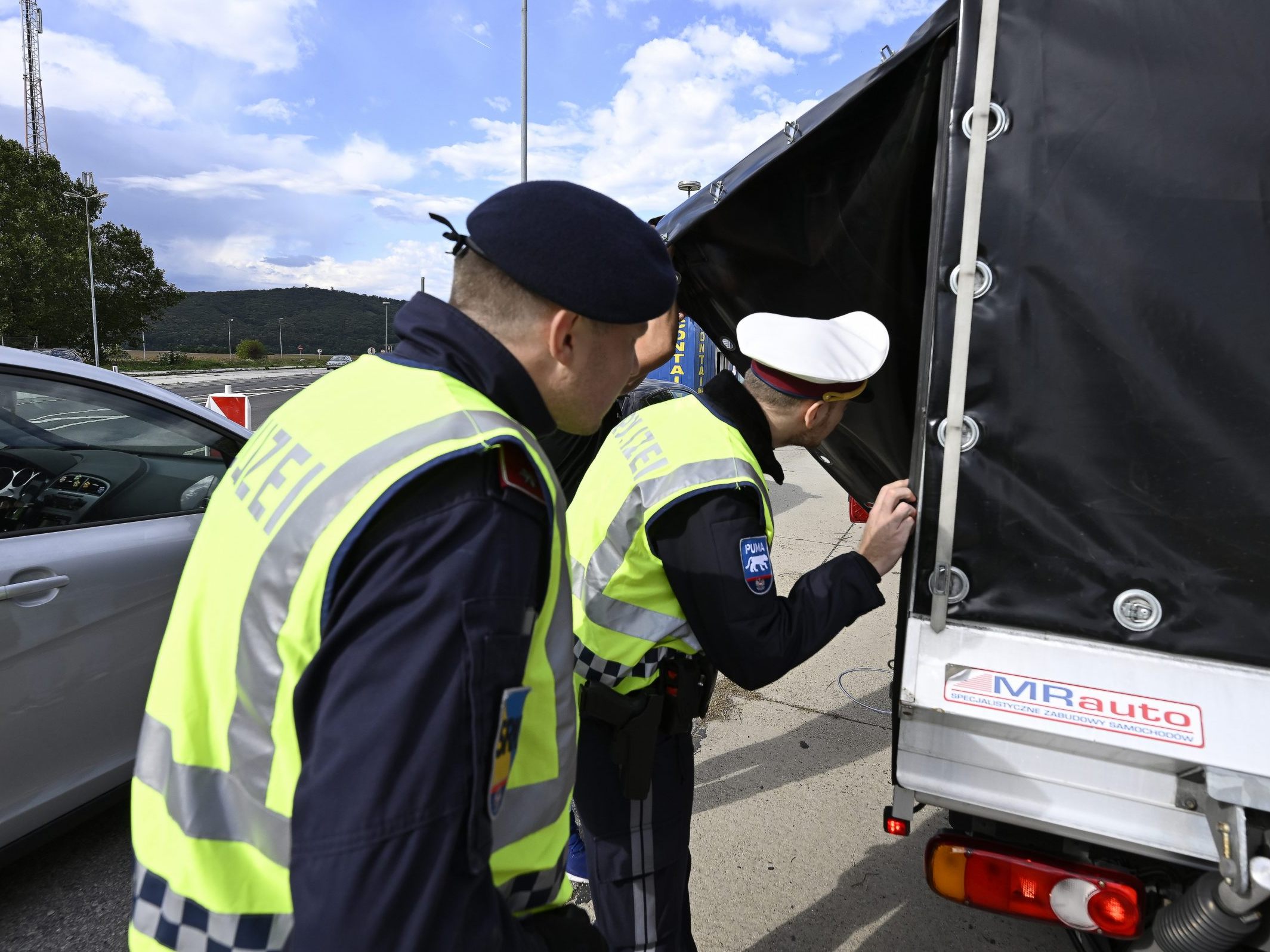 Österreich verlängert die Grenzkontrollen zu Tschechien.