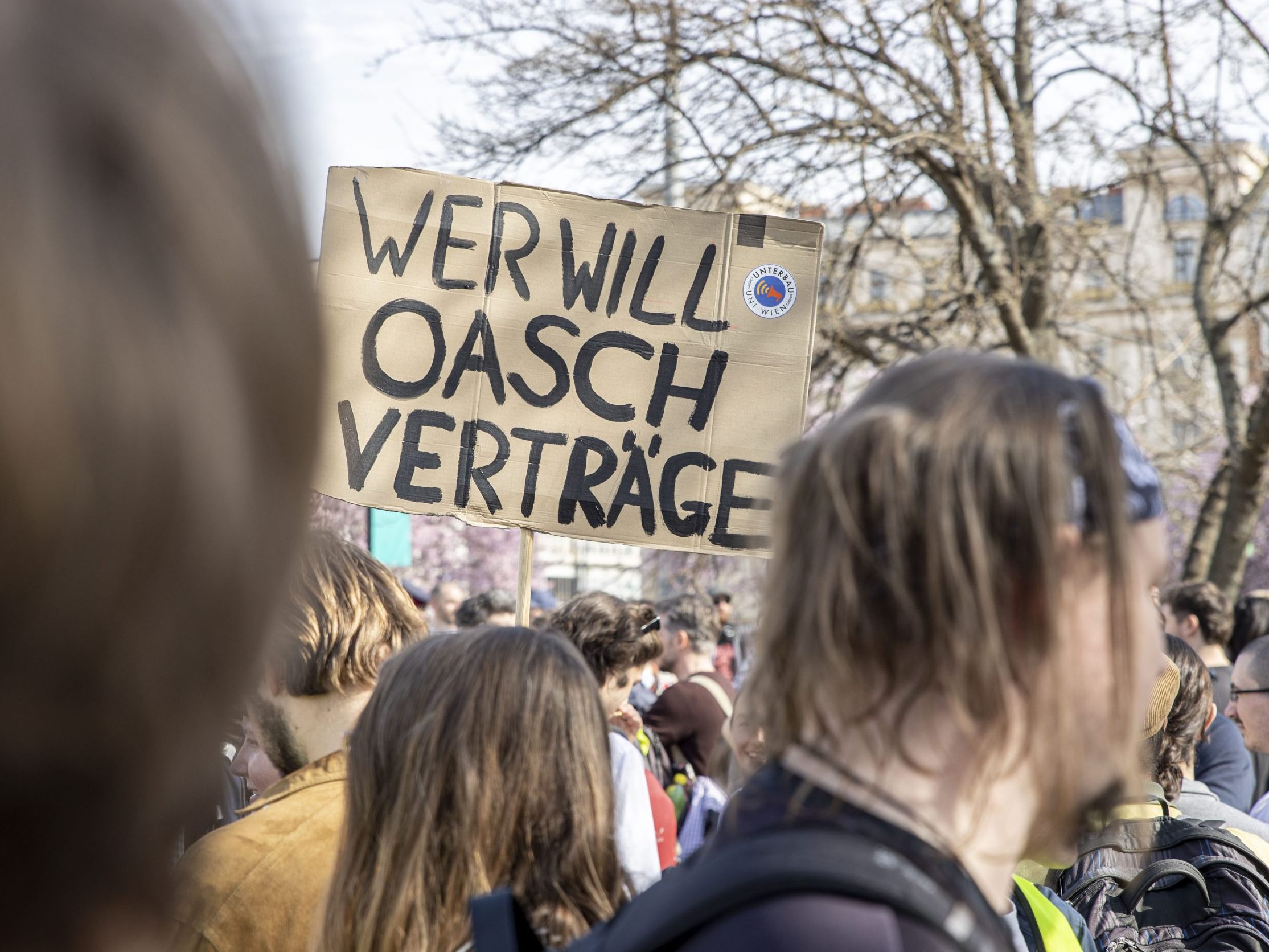 Von der Uni-"Unterbau" gab es wieder eine Demo in Wien.