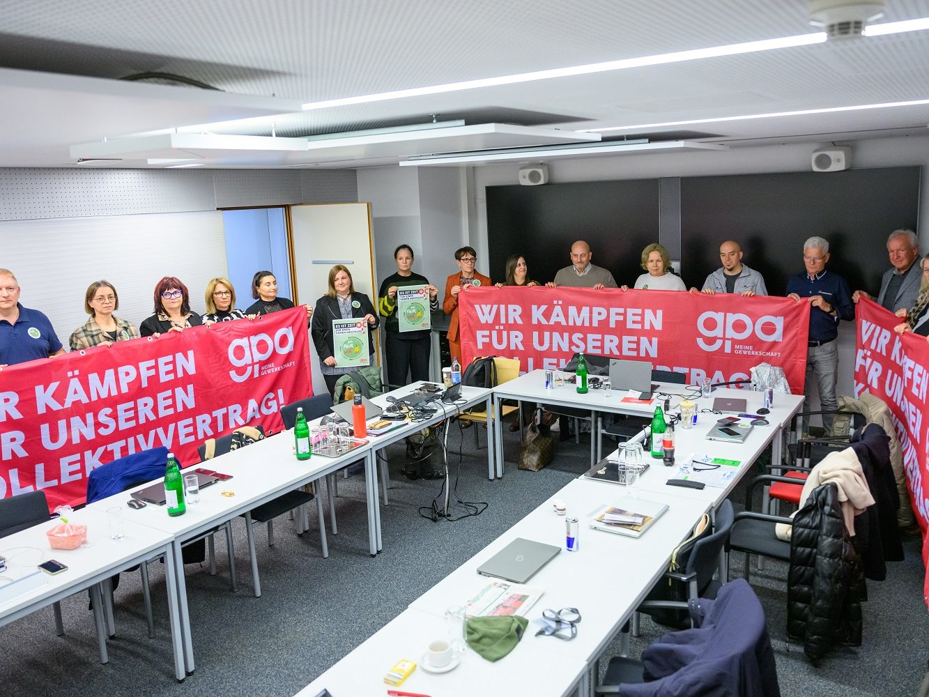 Handels-KV - GPA-Verhandlungsteam am Freitag.