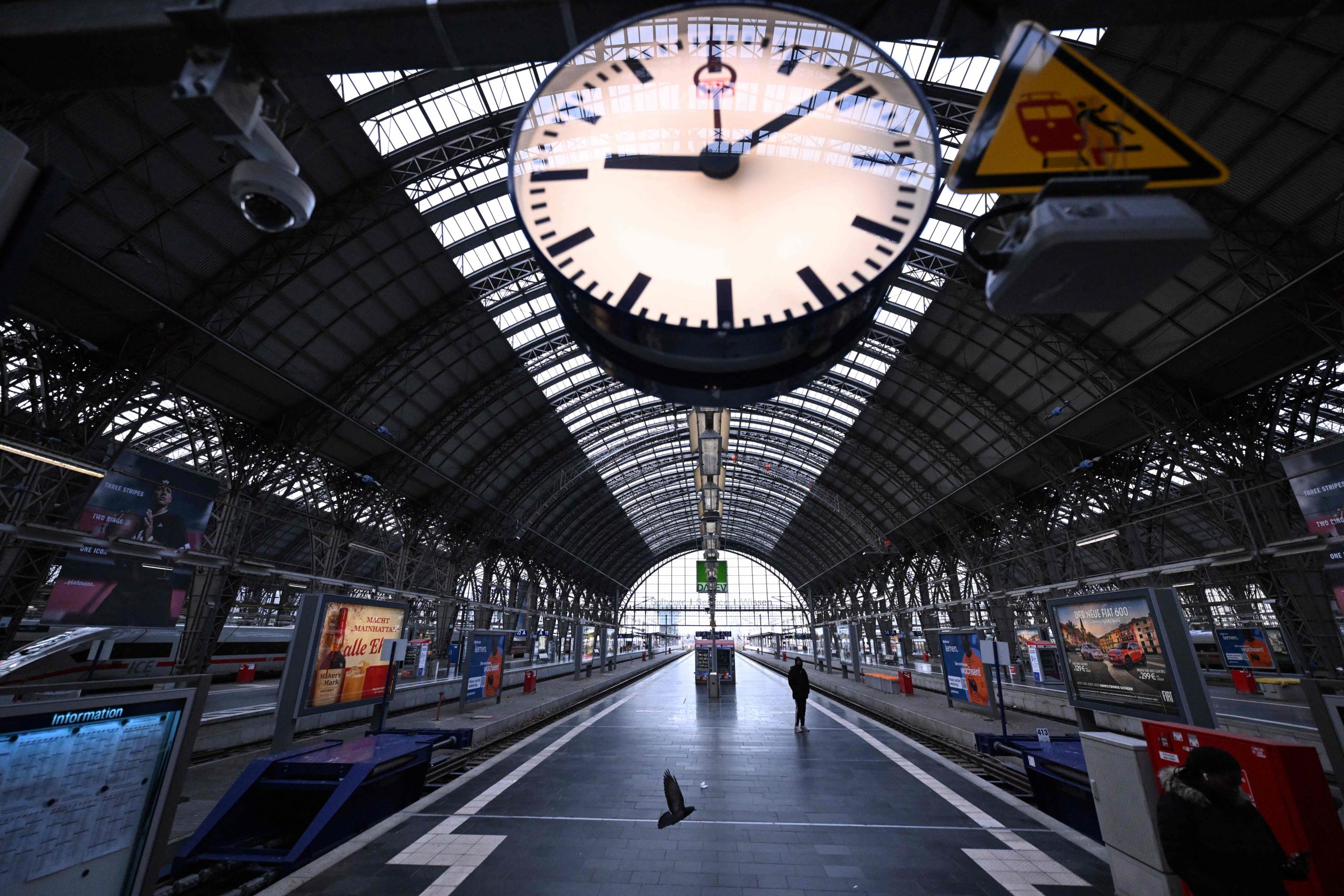Leere Bahnhofshalle in Frankfurt während des letzten GDL-Streiks.
