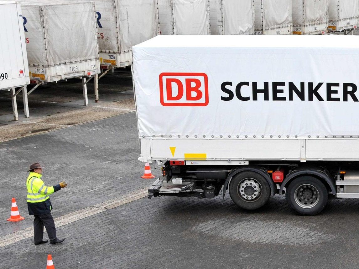 Deutsche Bahn treibt Verkauf von Logistiktochter Schenker voran.