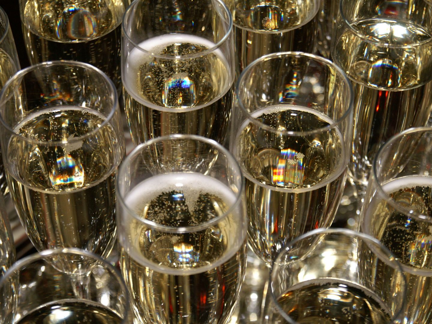 Es wird weniger Champagner, Sekt und Frizzante in den Supermärkten verkauft. Es wird weniger Champagner, Sekt und Frizzante in den Supermärkten verkauft.